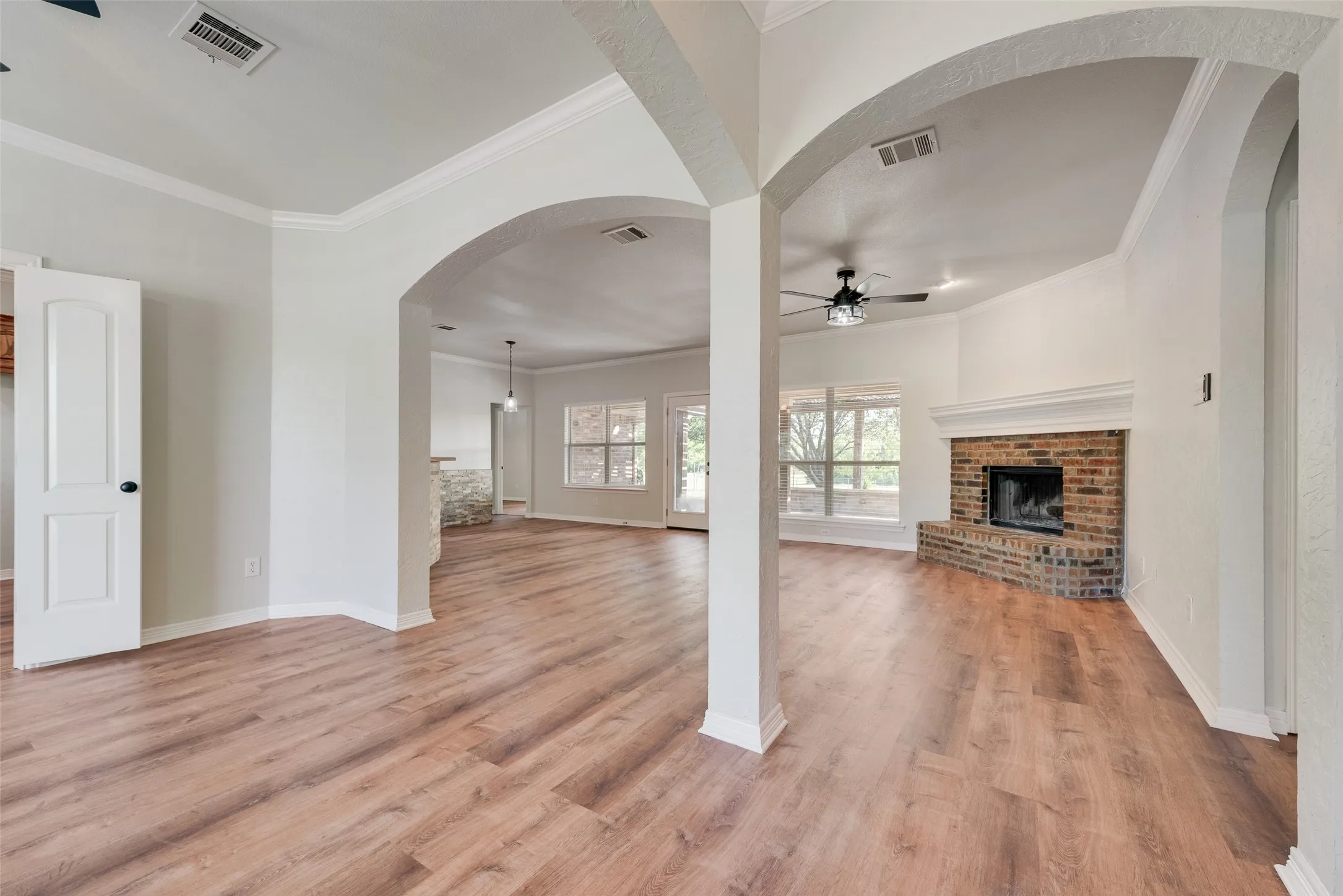Single Family Residence For Sale in Rockwall County , 116 Dustin Drive, Fate, Texas 75189, 5 Bedroom, 4 Bathroom, 2 Garage spaces, 2,823 Sqft, built in 2005, mls#21313247, Real Estate Agent in Fate, Homes For Sale in Rockwall county, Homes For Sale in Fate, Realtor in Fate Texas, Real Estate Brokerage Independent Realty Texas, Luminita Cordes Realtor