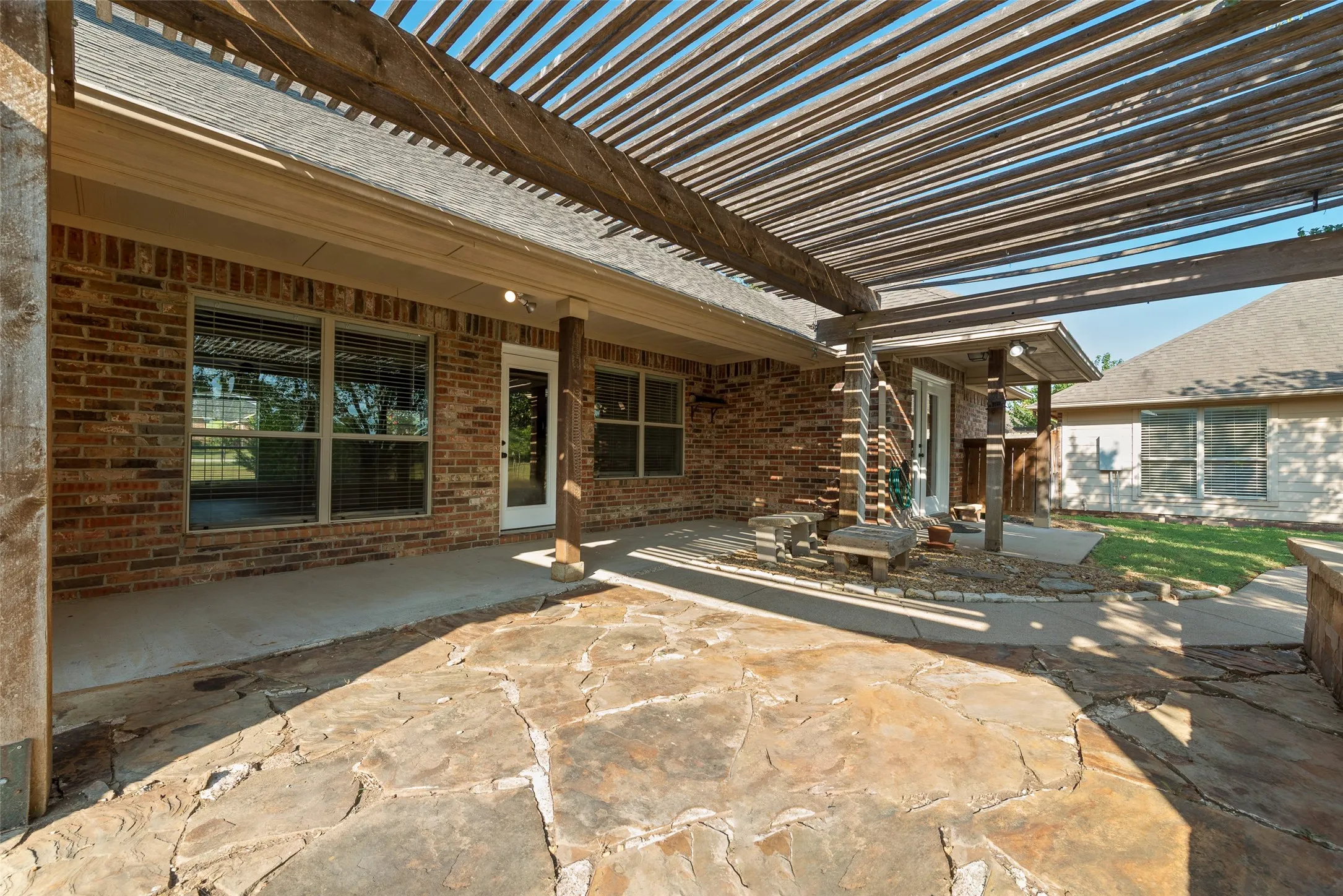 Single Family Residence For Sale in Rockwall County , 116 Dustin Drive, Fate, Texas 75189, 5 Bedroom, 4 Bathroom, 2 Garage spaces, 2,823 Sqft, built in 2005, mls#21313247, Real Estate Agent in Fate, Homes For Sale in Rockwall county, Homes For Sale in Fate, Realtor in Fate Texas, Real Estate Brokerage Independent Realty Texas, Luminita Cordes Realtor