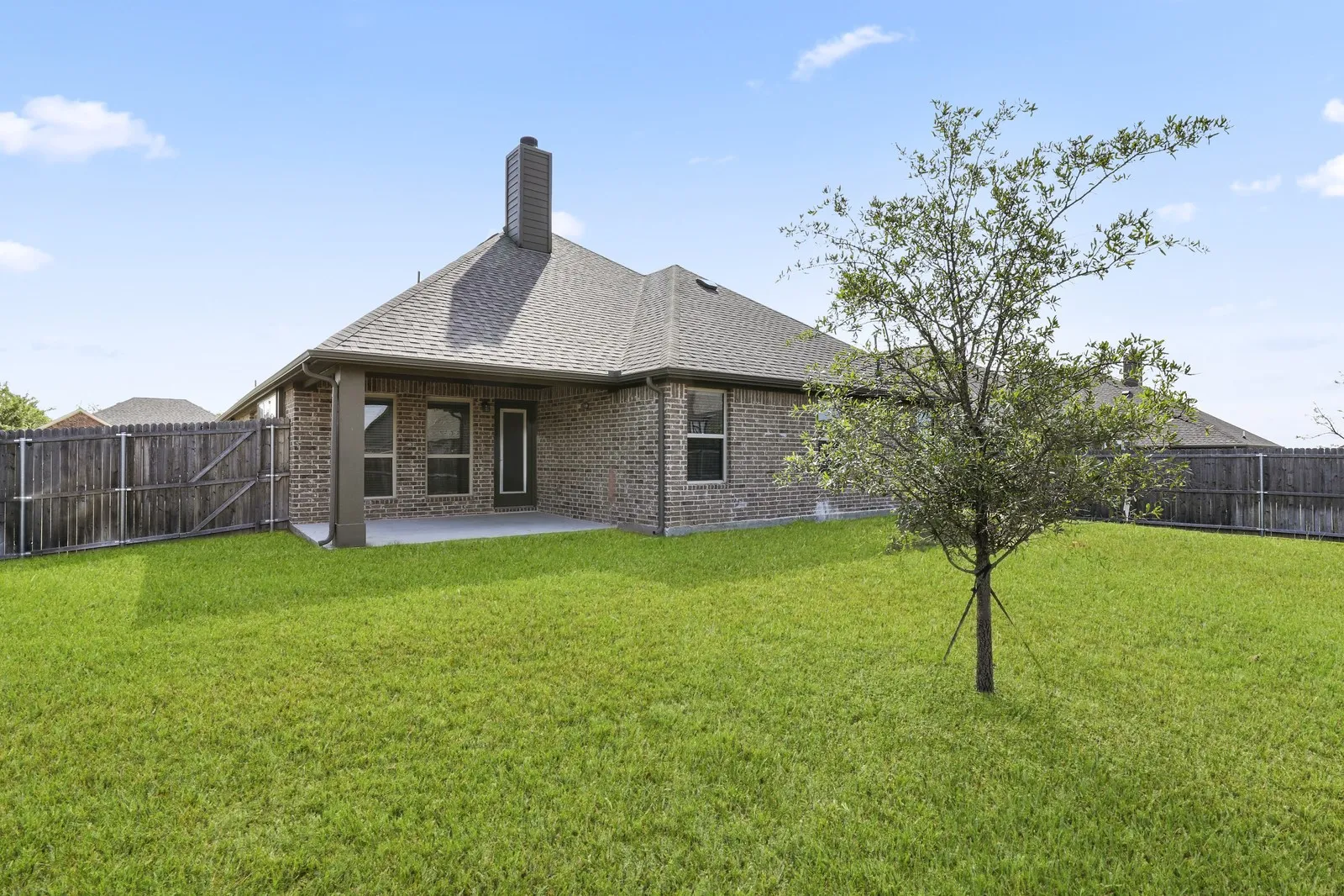 Single Family Residence For Rent in Grayson County , 4914 Camp Verde Circle, Sherman, Texas 75092, 4 Bedroom, 2 Bathroom, 2 Garage spaces, 2,061 Sqft, built in 2015, mls#21351996, Real Estate Agent in Sherman, Homes For Rent in Grayson county, Homes For Rent in Sherman, Realtor in Sherman Texas, Real Estate Brokerage Independent Realty Texas, Luminita Cordes Realtor