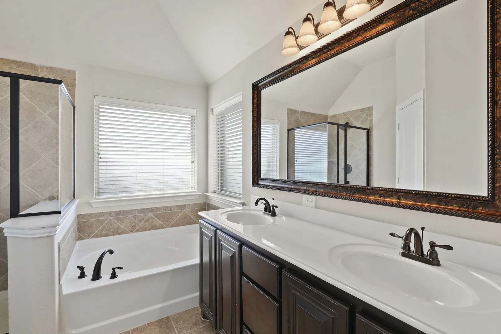 Single Family Residence For Rent in Grayson County , 4914 Camp Verde Circle, Sherman, Texas 75092, 4 Bedroom, 2 Bathroom, 2 Garage spaces, 2,061 Sqft, built in 2015, mls#21351996, Real Estate Agent in Sherman, Homes For Rent in Grayson county, Homes For Rent in Sherman, Realtor in Sherman Texas, Real Estate Brokerage Independent Realty Texas, Luminita Cordes Realtor