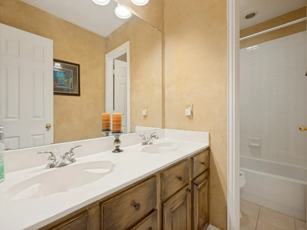 Single Family Residence For Sale in Tarrant County , 2006 Old York Drive, Keller, Texas 76248, 4 Bedroom, 2 Bathroom, 2 Garage spaces, 2,243 Sqft, built in 2000, mls#21351987, Real Estate Agent in Keller, Homes For Sale in Tarrant county, Homes For Sale in Keller, Realtor in Keller Texas, Real Estate Brokerage Independent Realty Texas, Luminita Cordes Realtor