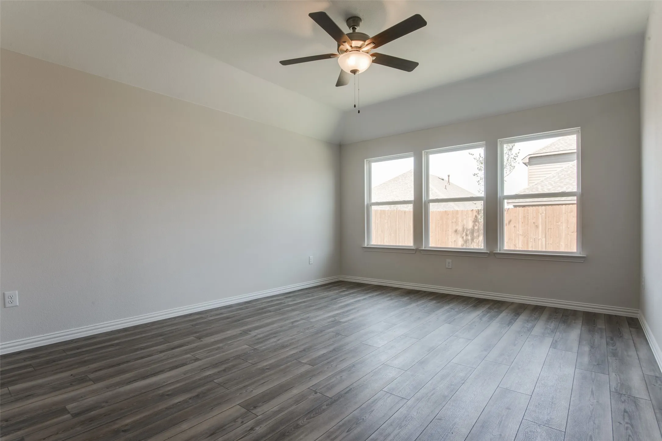 Single Family Residence For Rent in Collin County , 3108 Moldboard Drive, Mc Kinney, Texas 75071, 3 Bedroom, 2 Bathroom, 2 Garage spaces, 2,165 Sqft, built in 2022, mls#21351969, Real Estate Agent in Mc Kinney, Homes For Rent in Collin county, Homes For Rent in Mc Kinney, Realtor in Mc Kinney Texas, Real Estate Brokerage Independent Realty Texas, Luminita Cordes Realtor