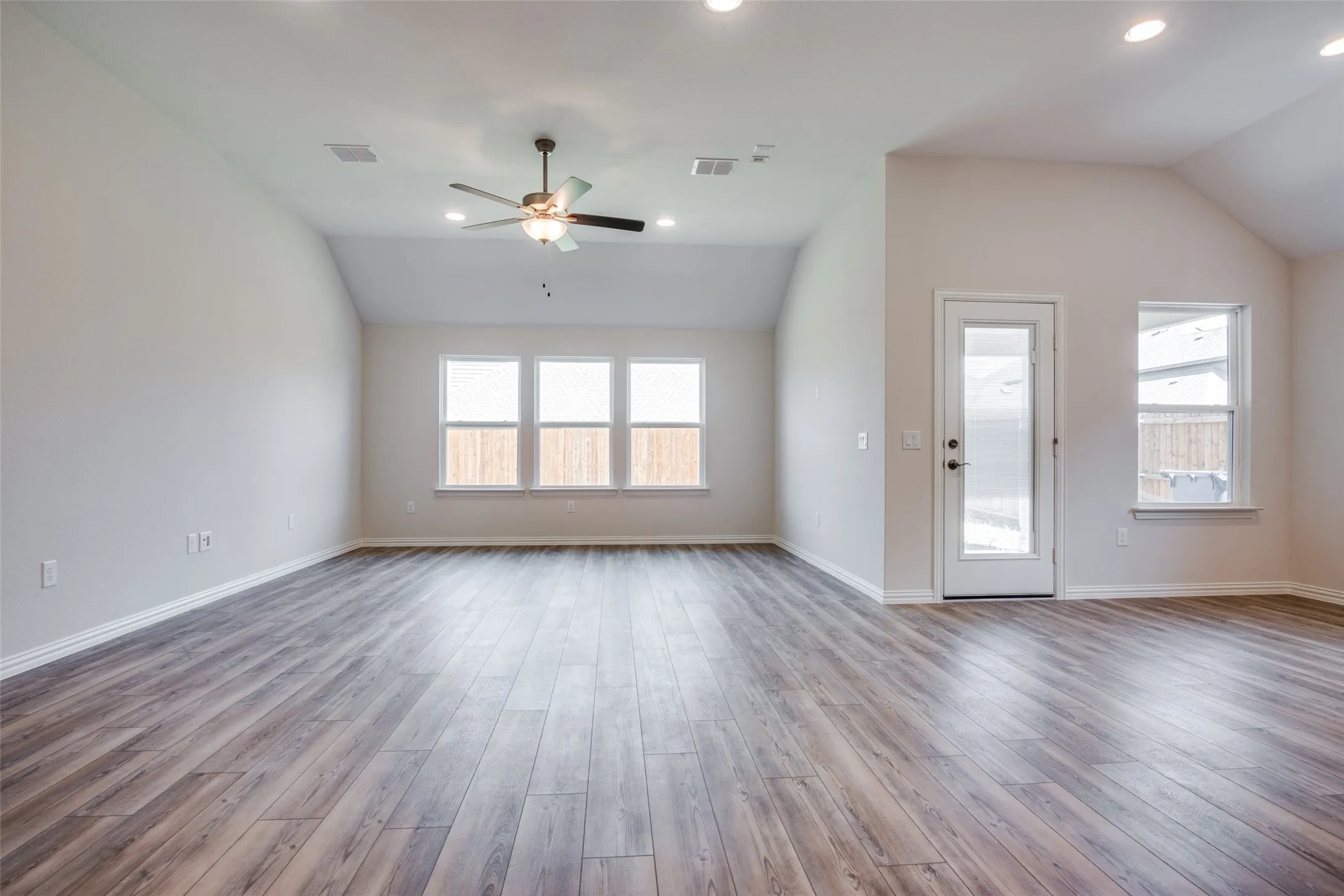 Single Family Residence For Rent in Collin County , 3108 Moldboard Drive, Mc Kinney, Texas 75071, 3 Bedroom, 2 Bathroom, 2 Garage spaces, 2,165 Sqft, built in 2022, mls#21351969, Real Estate Agent in Mc Kinney, Homes For Rent in Collin county, Homes For Rent in Mc Kinney, Realtor in Mc Kinney Texas, Real Estate Brokerage Independent Realty Texas, Luminita Cordes Realtor