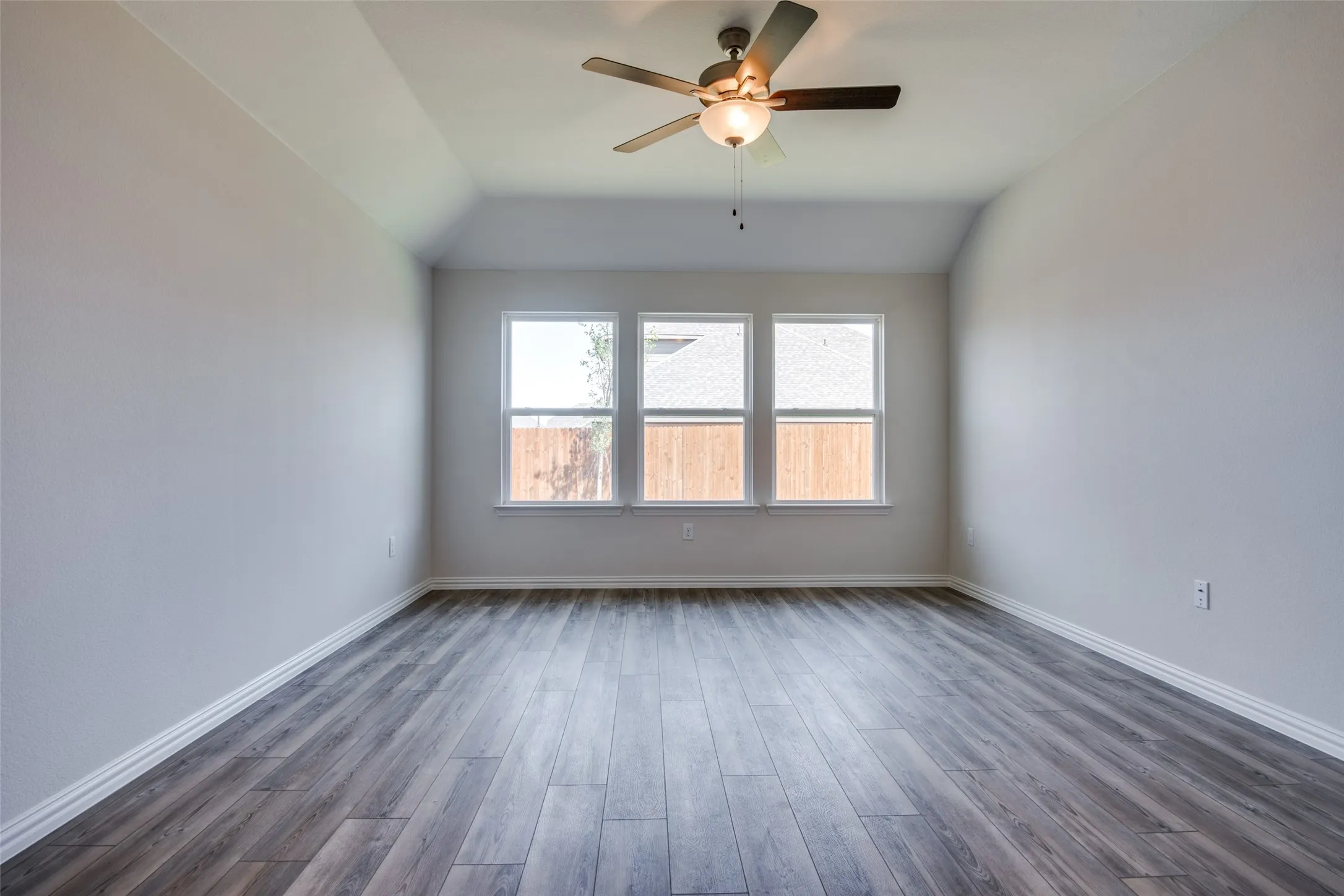 Single Family Residence For Rent in Collin County , 3108 Moldboard Drive, Mc Kinney, Texas 75071, 3 Bedroom, 2 Bathroom, 2 Garage spaces, 2,165 Sqft, built in 2022, mls#21351969, Real Estate Agent in Mc Kinney, Homes For Rent in Collin county, Homes For Rent in Mc Kinney, Realtor in Mc Kinney Texas, Real Estate Brokerage Independent Realty Texas, Luminita Cordes Realtor