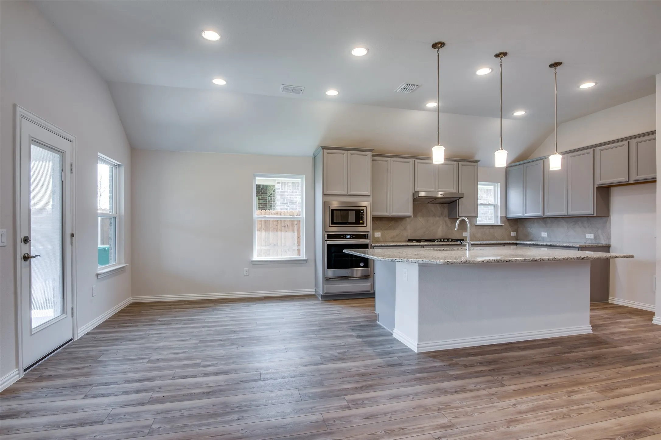 Single Family Residence For Rent in Collin County , 3108 Moldboard Drive, Mc Kinney, Texas 75071, 3 Bedroom, 2 Bathroom, 2 Garage spaces, 2,165 Sqft, built in 2022, mls#21351969, Real Estate Agent in Mc Kinney, Homes For Rent in Collin county, Homes For Rent in Mc Kinney, Realtor in Mc Kinney Texas, Real Estate Brokerage Independent Realty Texas, Luminita Cordes Realtor