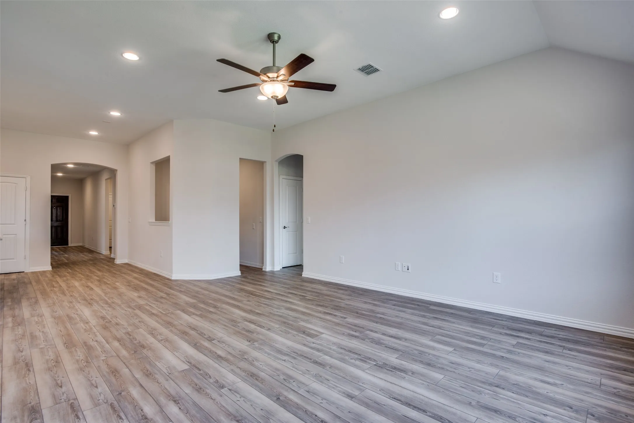 Single Family Residence For Rent in Collin County , 3108 Moldboard Drive, Mc Kinney, Texas 75071, 3 Bedroom, 2 Bathroom, 2 Garage spaces, 2,165 Sqft, built in 2022, mls#21351969, Real Estate Agent in Mc Kinney, Homes For Rent in Collin county, Homes For Rent in Mc Kinney, Realtor in Mc Kinney Texas, Real Estate Brokerage Independent Realty Texas, Luminita Cordes Realtor