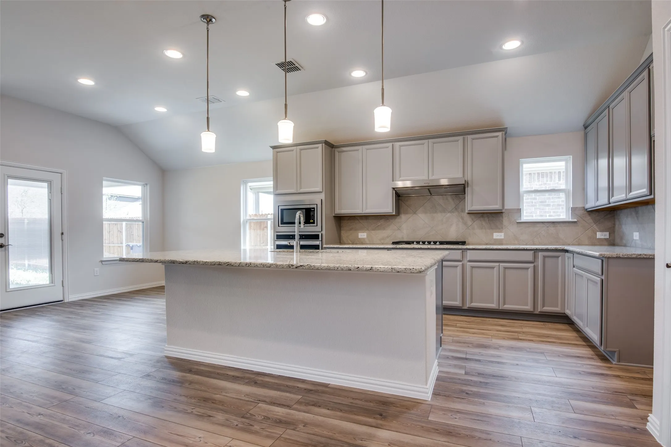 Single Family Residence For Rent in Collin County , 3108 Moldboard Drive, Mc Kinney, Texas 75071, 3 Bedroom, 2 Bathroom, 2 Garage spaces, 2,165 Sqft, built in 2022, mls#21351969, Real Estate Agent in Mc Kinney, Homes For Rent in Collin county, Homes For Rent in Mc Kinney, Realtor in Mc Kinney Texas, Real Estate Brokerage Independent Realty Texas, Luminita Cordes Realtor