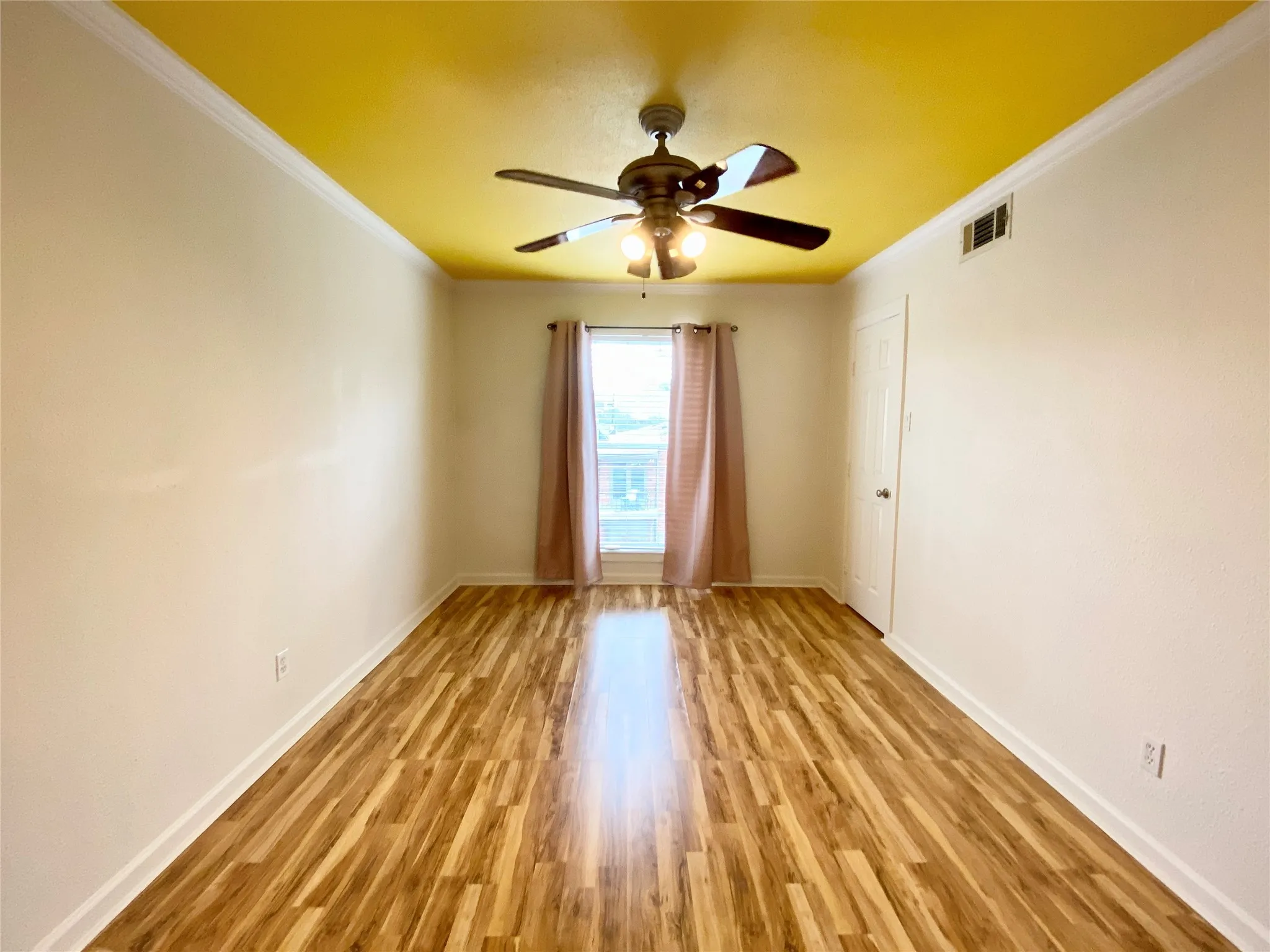 Condominium For Rent in Dallas County , 4520 Holland Avenue 206, Dallas, Texas 75219, 2 Bedroom, 2 Bathroom, Garage spaces, 972 Sqft, built in 1972, mls#21352019, Real Estate Agent in Dallas, Homes For Rent in Dallas county, Homes For Rent in Dallas, Realtor in Dallas Texas, Real Estate Brokerage Independent Realty Texas, Luminita Cordes Realtor