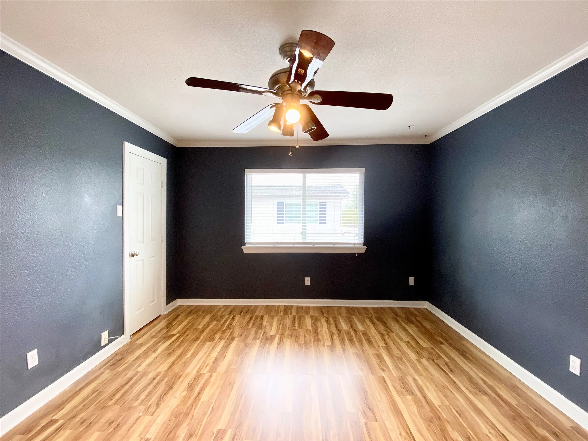 Condominium For Rent in Dallas County , 4520 Holland Avenue 206, Dallas, Texas 75219, 2 Bedroom, 2 Bathroom, Garage spaces, 972 Sqft, built in 1972, mls#21352019, Real Estate Agent in Dallas, Homes For Rent in Dallas county, Homes For Rent in Dallas, Realtor in Dallas Texas, Real Estate Brokerage Independent Realty Texas, Luminita Cordes Realtor