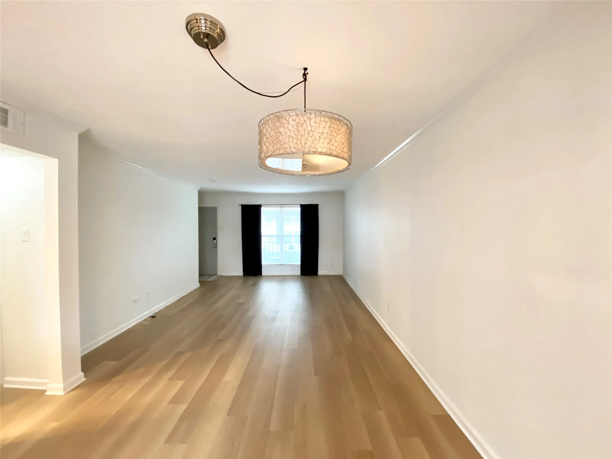 Condominium For Rent in Dallas County , 4520 Holland Avenue 206, Dallas, Texas 75219, 2 Bedroom, 2 Bathroom, Garage spaces, 972 Sqft, built in 1972, mls#21352019, Real Estate Agent in Dallas, Homes For Rent in Dallas county, Homes For Rent in Dallas, Realtor in Dallas Texas, Real Estate Brokerage Independent Realty Texas, Luminita Cordes Realtor