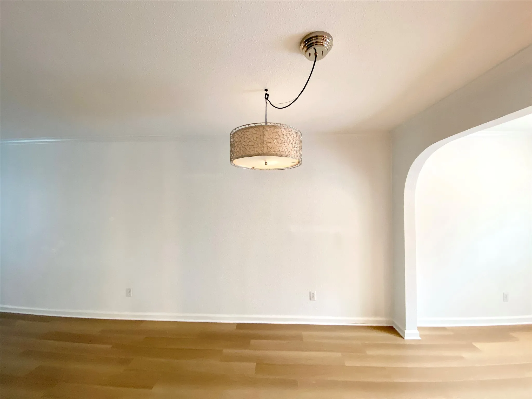 Condominium For Rent in Dallas County , 4520 Holland Avenue 206, Dallas, Texas 75219, 2 Bedroom, 2 Bathroom, Garage spaces, 972 Sqft, built in 1972, mls#21352019, Real Estate Agent in Dallas, Homes For Rent in Dallas county, Homes For Rent in Dallas, Realtor in Dallas Texas, Real Estate Brokerage Independent Realty Texas, Luminita Cordes Realtor