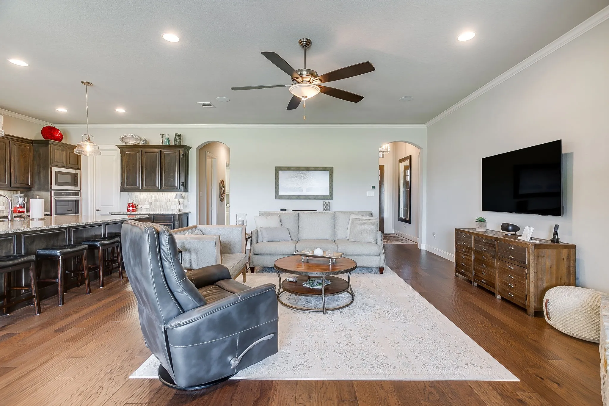 Single Family Residence For Sale in Tarrant County , 12409 Eagle Narrows Drive, Fort Worth, Texas 76179, 3 Bedroom, 3 Bathroom, 3 Garage spaces, 2,542 Sqft, built in 2018, mls#21351254, Real Estate Agent in Fort Worth, Homes For Sale in Tarrant county, Homes For Sale in Fort Worth, Realtor in Fort Worth Texas, Real Estate Brokerage Independent Realty Texas, Luminita Cordes Realtor