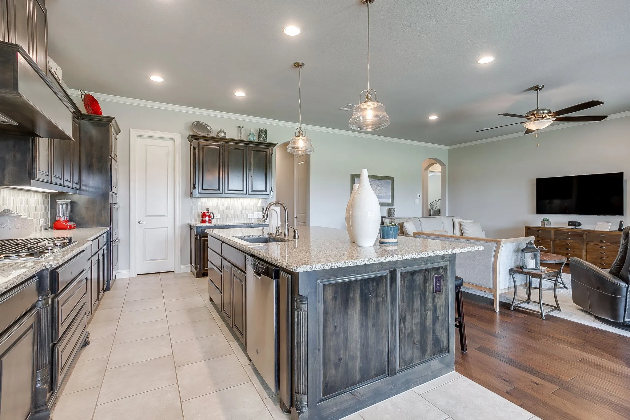 Single Family Residence For Sale in Tarrant County , 12409 Eagle Narrows Drive, Fort Worth, Texas 76179, 3 Bedroom, 3 Bathroom, 3 Garage spaces, 2,542 Sqft, built in 2018, mls#21351254, Real Estate Agent in Fort Worth, Homes For Sale in Tarrant county, Homes For Sale in Fort Worth, Realtor in Fort Worth Texas, Real Estate Brokerage Independent Realty Texas, Luminita Cordes Realtor