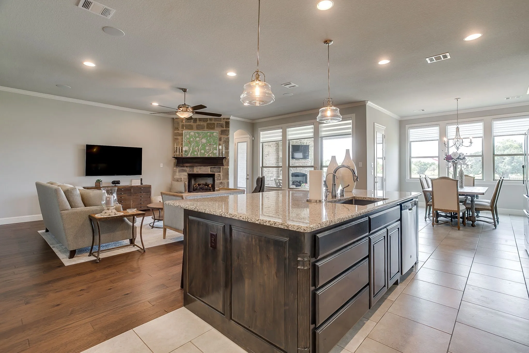 Single Family Residence For Sale in Tarrant County , 12409 Eagle Narrows Drive, Fort Worth, Texas 76179, 3 Bedroom, 3 Bathroom, 3 Garage spaces, 2,542 Sqft, built in 2018, mls#21351254, Real Estate Agent in Fort Worth, Homes For Sale in Tarrant county, Homes For Sale in Fort Worth, Realtor in Fort Worth Texas, Real Estate Brokerage Independent Realty Texas, Luminita Cordes Realtor