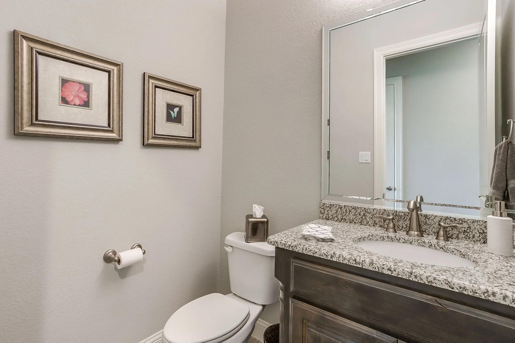 Single Family Residence For Sale in Tarrant County , 12409 Eagle Narrows Drive, Fort Worth, Texas 76179, 3 Bedroom, 3 Bathroom, 3 Garage spaces, 2,542 Sqft, built in 2018, mls#21351254, Real Estate Agent in Fort Worth, Homes For Sale in Tarrant county, Homes For Sale in Fort Worth, Realtor in Fort Worth Texas, Real Estate Brokerage Independent Realty Texas, Luminita Cordes Realtor