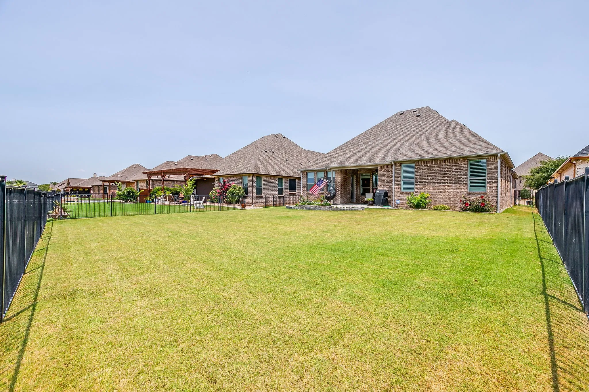 Single Family Residence For Sale in Tarrant County , 12409 Eagle Narrows Drive, Fort Worth, Texas 76179, 3 Bedroom, 3 Bathroom, 3 Garage spaces, 2,542 Sqft, built in 2018, mls#21351254, Real Estate Agent in Fort Worth, Homes For Sale in Tarrant county, Homes For Sale in Fort Worth, Realtor in Fort Worth Texas, Real Estate Brokerage Independent Realty Texas, Luminita Cordes Realtor