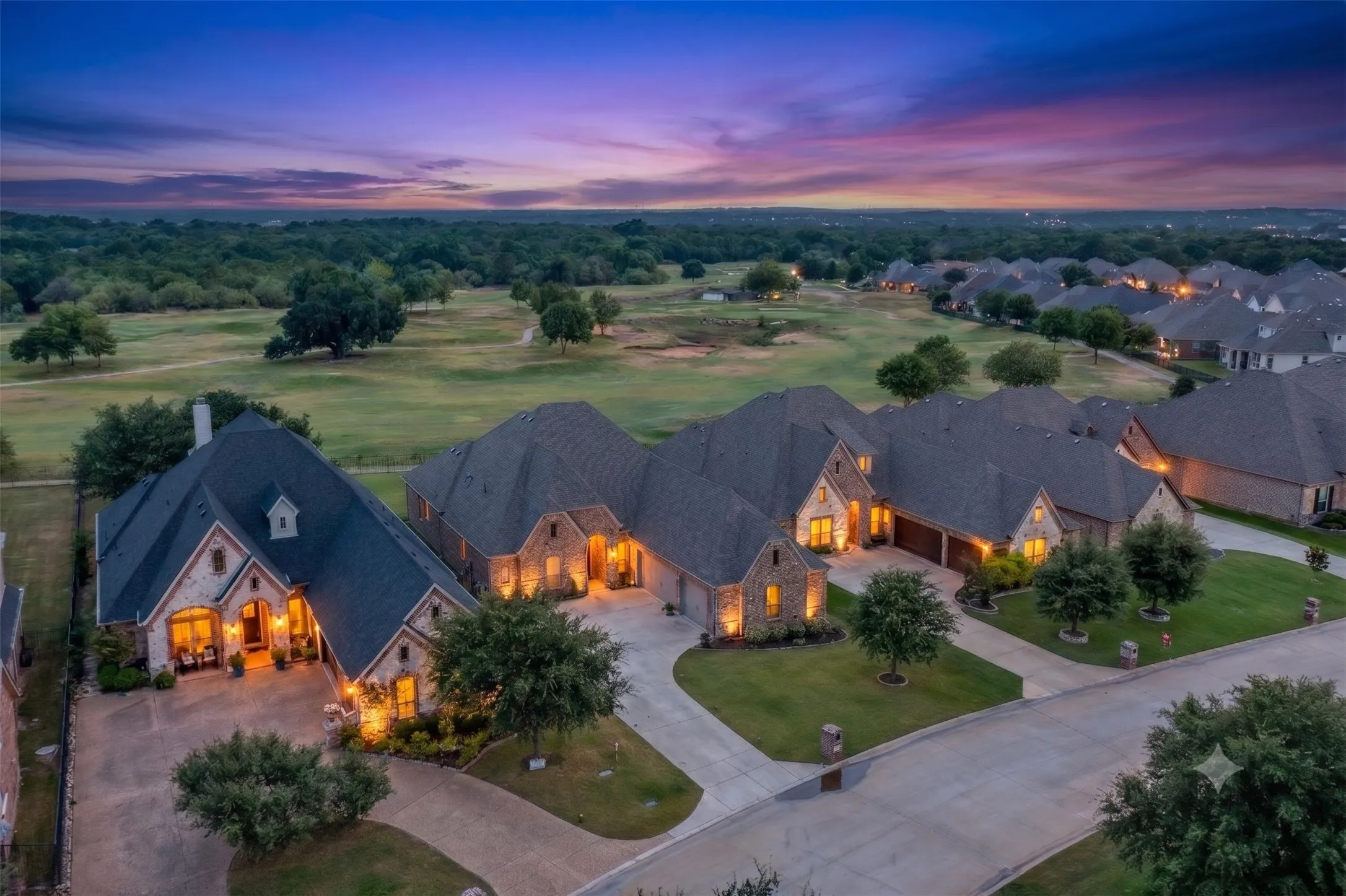 Single Family Residence For Sale in Tarrant County , 12409 Eagle Narrows Drive, Fort Worth, Texas 76179, 3 Bedroom, 3 Bathroom, 3 Garage spaces, 2,542 Sqft, built in 2018, mls#21351254, Real Estate Agent in Fort Worth, Homes For Sale in Tarrant county, Homes For Sale in Fort Worth, Realtor in Fort Worth Texas, Real Estate Brokerage Independent Realty Texas, Luminita Cordes Realtor
