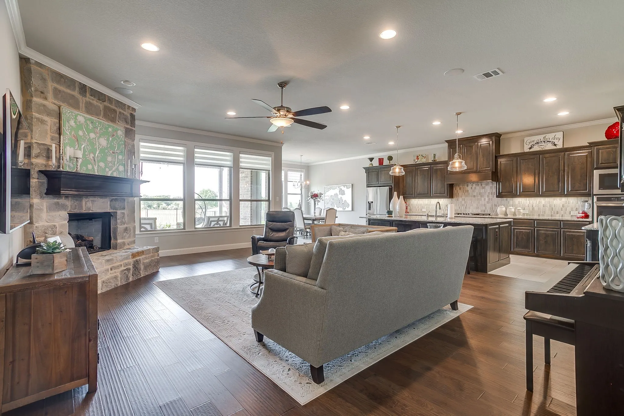 Single Family Residence For Sale in Tarrant County , 12409 Eagle Narrows Drive, Fort Worth, Texas 76179, 3 Bedroom, 3 Bathroom, 3 Garage spaces, 2,542 Sqft, built in 2018, mls#21351254, Real Estate Agent in Fort Worth, Homes For Sale in Tarrant county, Homes For Sale in Fort Worth, Realtor in Fort Worth Texas, Real Estate Brokerage Independent Realty Texas, Luminita Cordes Realtor
