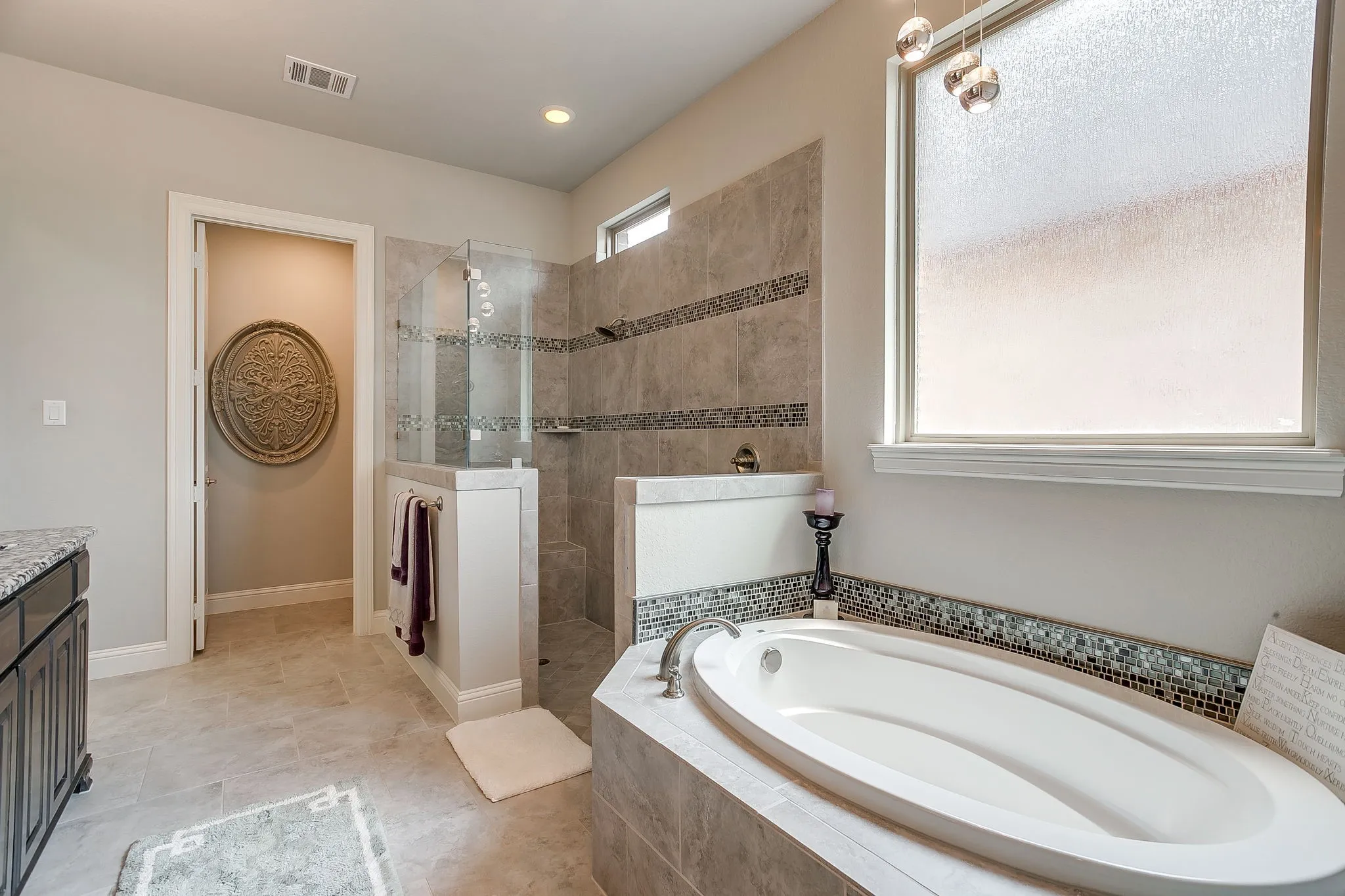 Single Family Residence For Sale in Tarrant County , 12409 Eagle Narrows Drive, Fort Worth, Texas 76179, 3 Bedroom, 3 Bathroom, 3 Garage spaces, 2,542 Sqft, built in 2018, mls#21351254, Real Estate Agent in Fort Worth, Homes For Sale in Tarrant county, Homes For Sale in Fort Worth, Realtor in Fort Worth Texas, Real Estate Brokerage Independent Realty Texas, Luminita Cordes Realtor