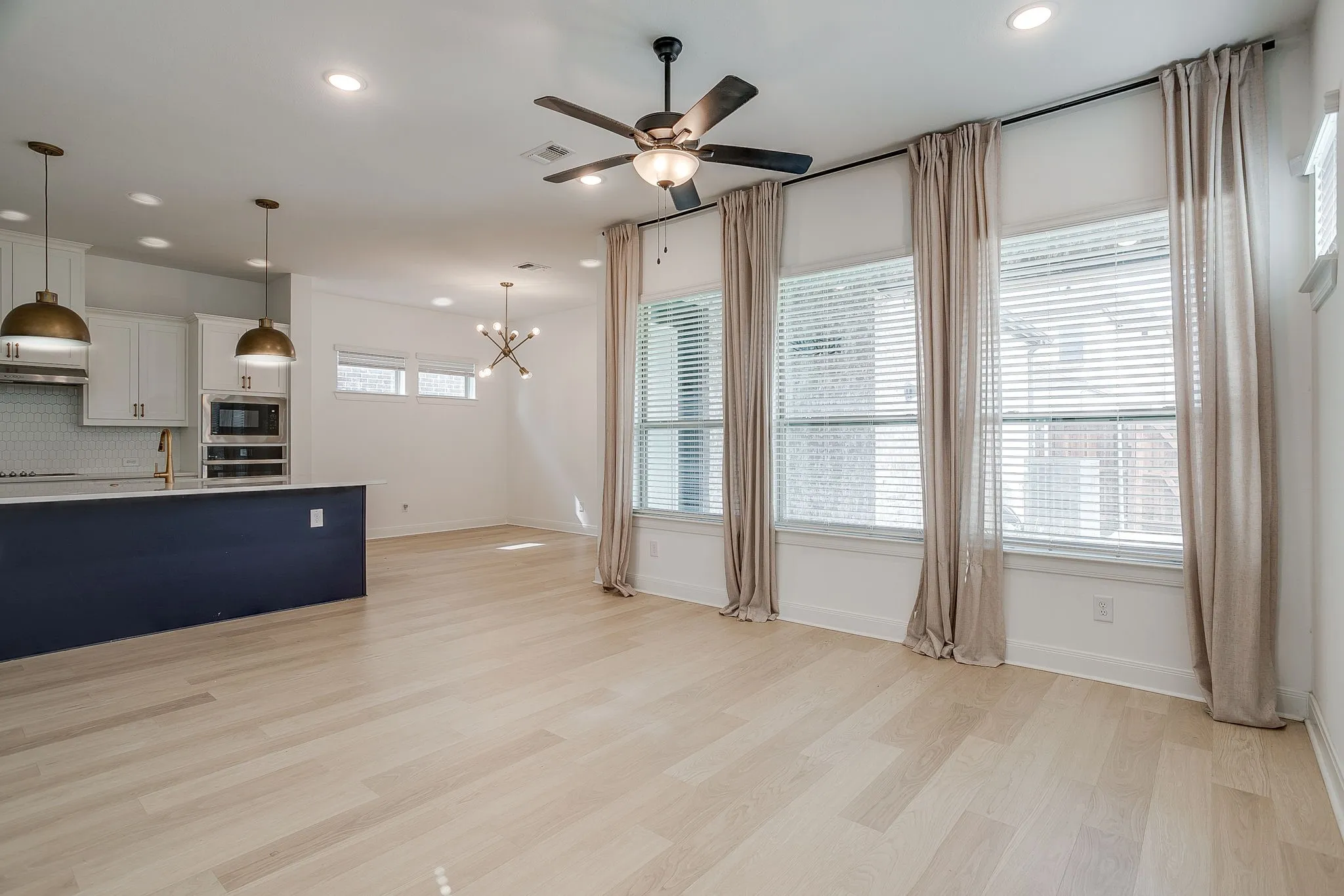 Single Family Residence For Sale in Tarrant County , 708 Pheasant Run Street, Arlington, Texas 76005, 3 Bedroom, 3 Bathroom, 2 Garage spaces, 2,058 Sqft, built in 2024, mls#21352014, Real Estate Agent in Arlington, Homes For Sale in Tarrant county, Homes For Sale in Arlington, Realtor in Arlington Texas, Real Estate Brokerage Independent Realty Texas, Luminita Cordes Realtor