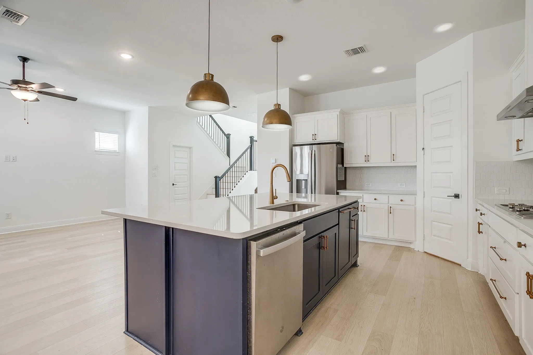 Single Family Residence For Sale in Tarrant County , 708 Pheasant Run Street, Arlington, Texas 76005, 3 Bedroom, 3 Bathroom, 2 Garage spaces, 2,058 Sqft, built in 2024, mls#21352014, Real Estate Agent in Arlington, Homes For Sale in Tarrant county, Homes For Sale in Arlington, Realtor in Arlington Texas, Real Estate Brokerage Independent Realty Texas, Luminita Cordes Realtor