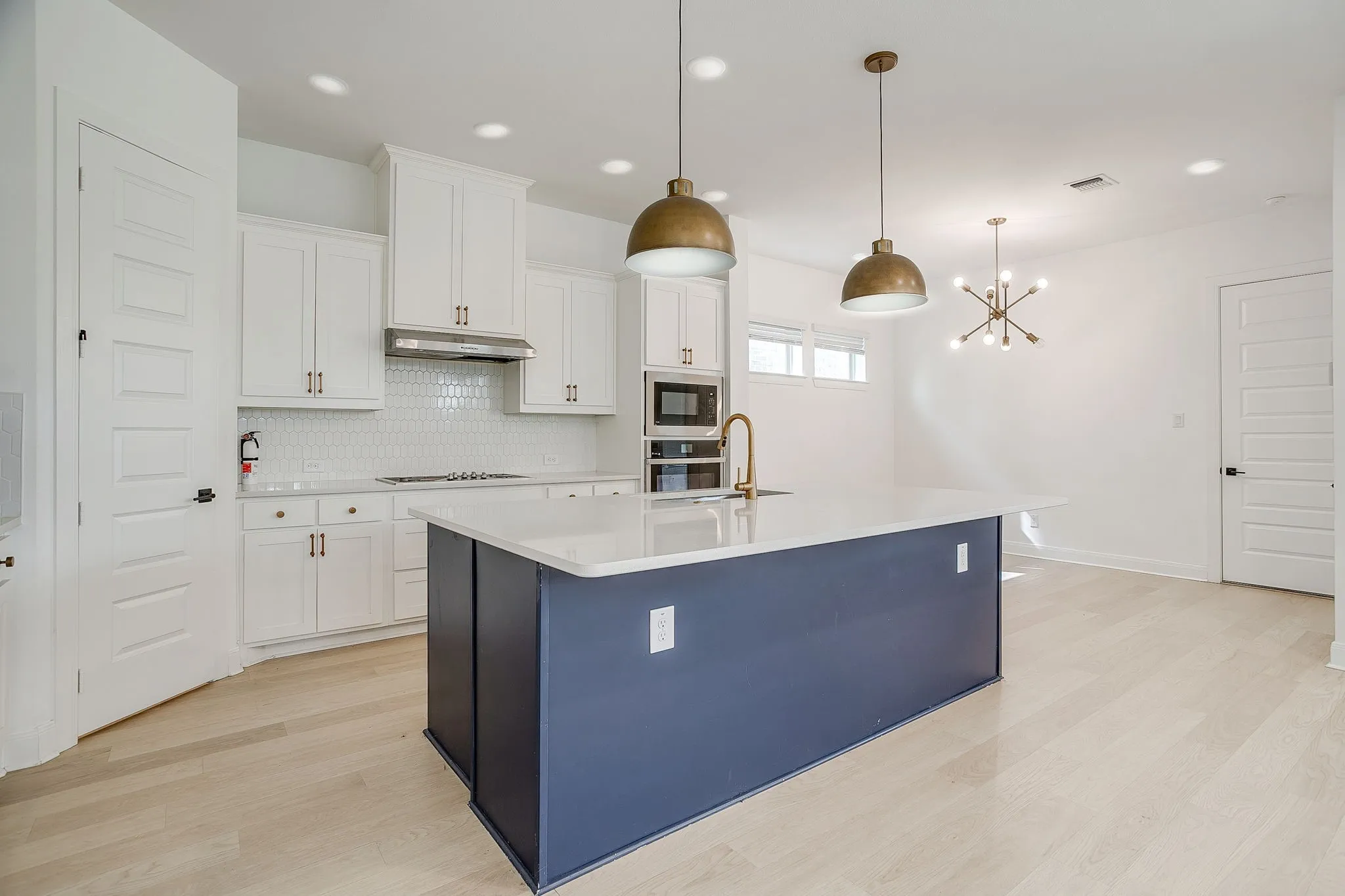 Single Family Residence For Sale in Tarrant County , 708 Pheasant Run Street, Arlington, Texas 76005, 3 Bedroom, 3 Bathroom, 2 Garage spaces, 2,058 Sqft, built in 2024, mls#21352014, Real Estate Agent in Arlington, Homes For Sale in Tarrant county, Homes For Sale in Arlington, Realtor in Arlington Texas, Real Estate Brokerage Independent Realty Texas, Luminita Cordes Realtor
