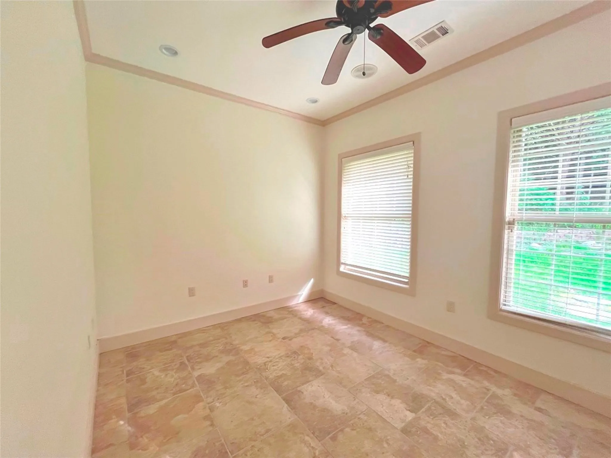 Single Family Residence For Sale in Dallas County , 636 Duck Creek Way, Sunnyvale, Texas 75182, 5 Bedroom, 4 Bathroom, 2 Garage spaces, 4,386 Sqft, built in 2008, mls#21350992, Real Estate Agent in Sunnyvale, Homes For Sale in Dallas county, Homes For Sale in Sunnyvale, Realtor in Sunnyvale Texas, Real Estate Brokerage Independent Realty Texas, Luminita Cordes Realtor