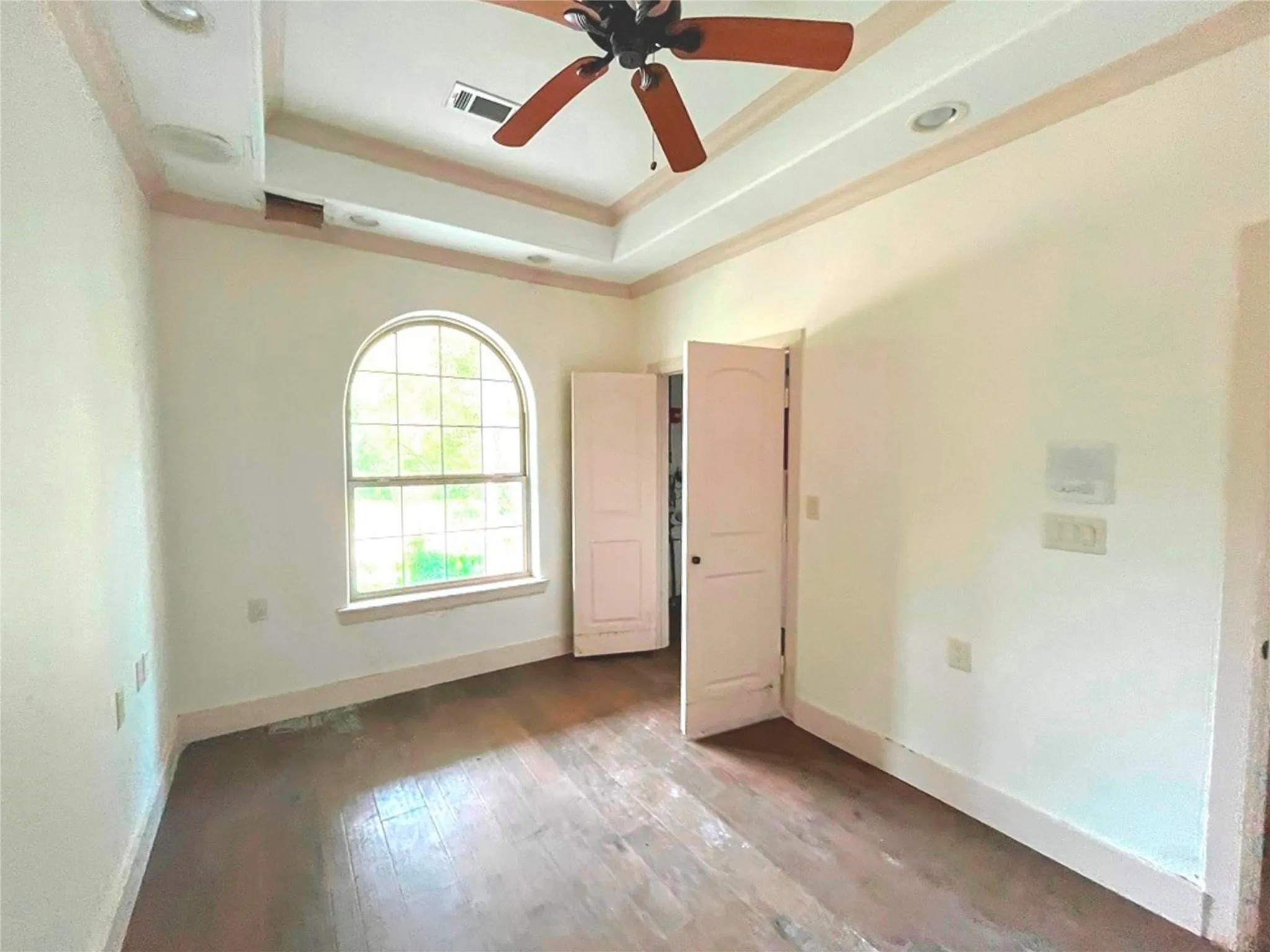 Single Family Residence For Sale in Dallas County , 636 Duck Creek Way, Sunnyvale, Texas 75182, 5 Bedroom, 4 Bathroom, 2 Garage spaces, 4,386 Sqft, built in 2008, mls#21350992, Real Estate Agent in Sunnyvale, Homes For Sale in Dallas county, Homes For Sale in Sunnyvale, Realtor in Sunnyvale Texas, Real Estate Brokerage Independent Realty Texas, Luminita Cordes Realtor