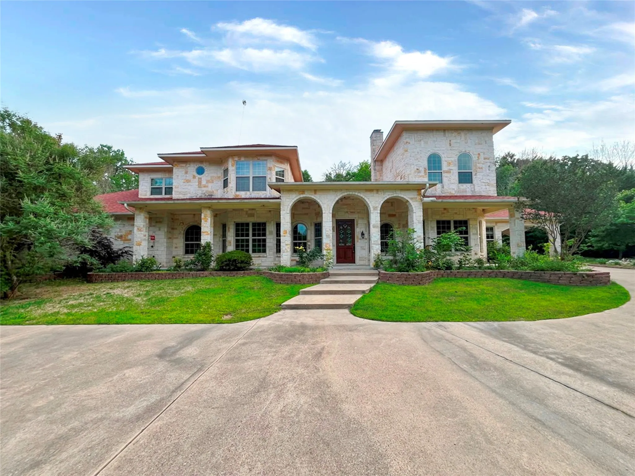 Single Family Residence For Sale in Dallas County , 636 Duck Creek Way, Sunnyvale, Texas 75182, 5 Bedroom, 4 Bathroom, 2 Garage spaces, 4,386 Sqft, built in 2008, mls#21350992, Real Estate Agent in Sunnyvale, Homes For Sale in Dallas county, Homes For Sale in Sunnyvale, Realtor in Sunnyvale Texas, Real Estate Brokerage Independent Realty Texas, Luminita Cordes Realtor