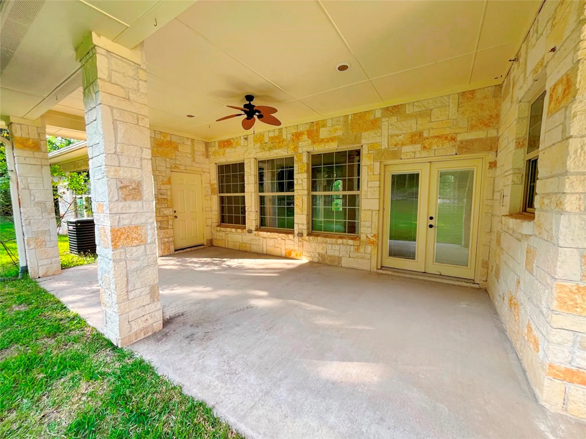 Single Family Residence For Sale in Dallas County , 636 Duck Creek Way, Sunnyvale, Texas 75182, 5 Bedroom, 4 Bathroom, 2 Garage spaces, 4,386 Sqft, built in 2008, mls#21350992, Real Estate Agent in Sunnyvale, Homes For Sale in Dallas county, Homes For Sale in Sunnyvale, Realtor in Sunnyvale Texas, Real Estate Brokerage Independent Realty Texas, Luminita Cordes Realtor