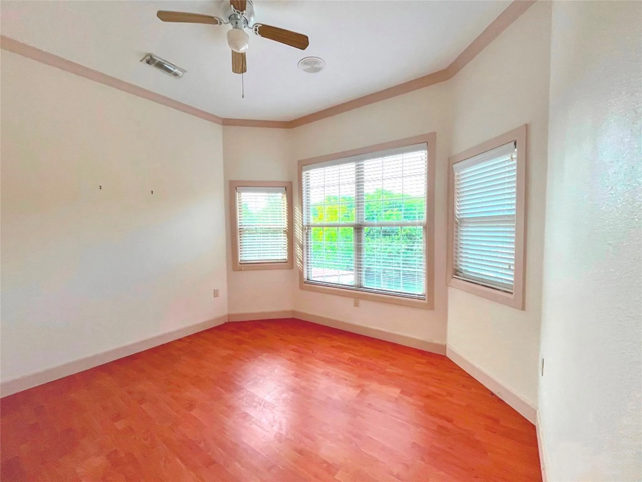 Single Family Residence For Sale in Dallas County , 636 Duck Creek Way, Sunnyvale, Texas 75182, 5 Bedroom, 4 Bathroom, 2 Garage spaces, 4,386 Sqft, built in 2008, mls#21350992, Real Estate Agent in Sunnyvale, Homes For Sale in Dallas county, Homes For Sale in Sunnyvale, Realtor in Sunnyvale Texas, Real Estate Brokerage Independent Realty Texas, Luminita Cordes Realtor