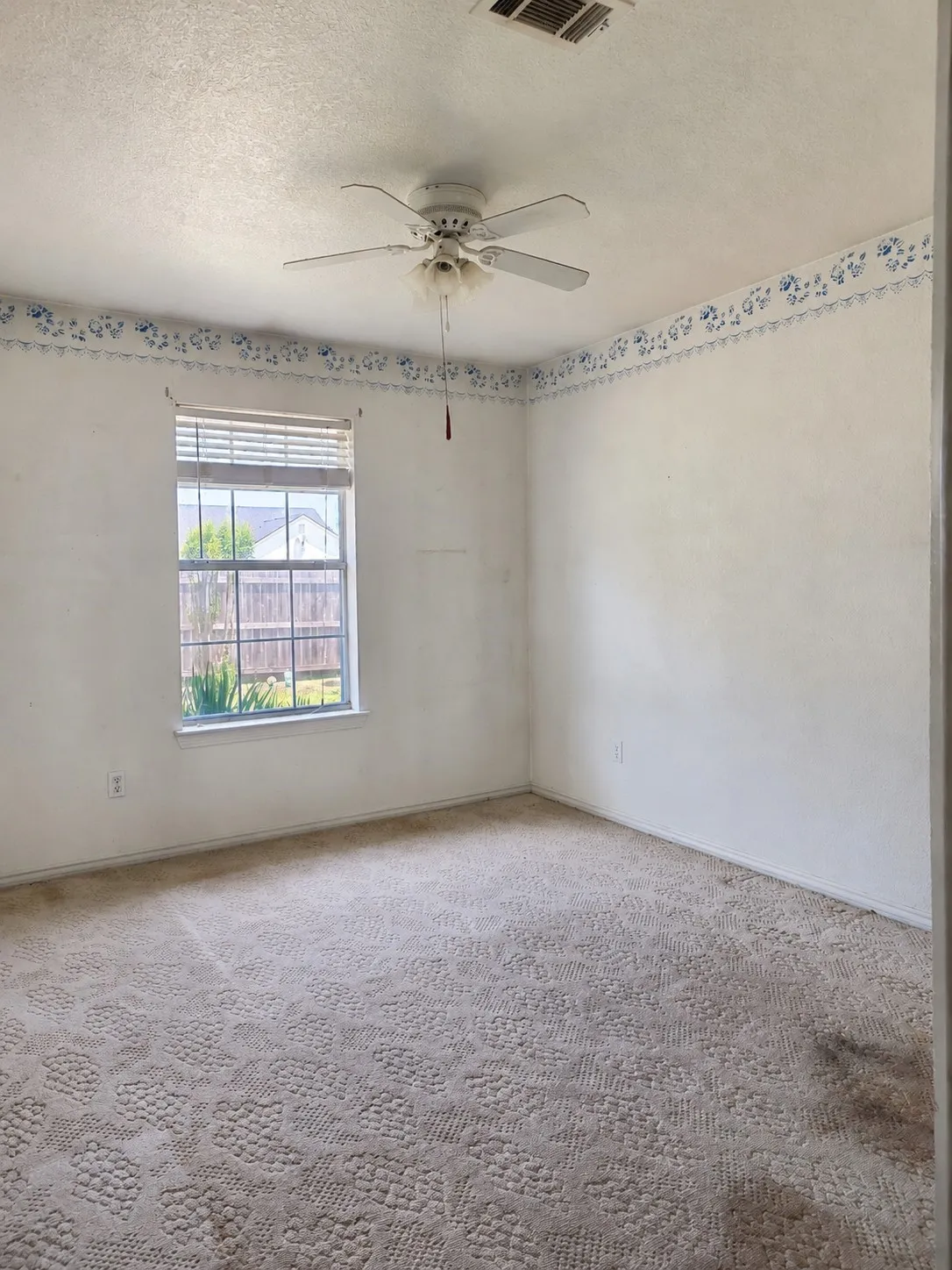 Single Family Residence For Sale in Fannin County , 502 E College Street, Leonard, Texas 75452, 3 Bedroom, 2 Bathroom, 1 Garage spaces, 1,824 Sqft, built in 1998, mls#21352041, Real Estate Agent in Leonard, Homes For Sale in Fannin county, Homes For Sale in Leonard, Realtor in Leonard Texas, Real Estate Brokerage Independent Realty Texas, Luminita Cordes Realtor