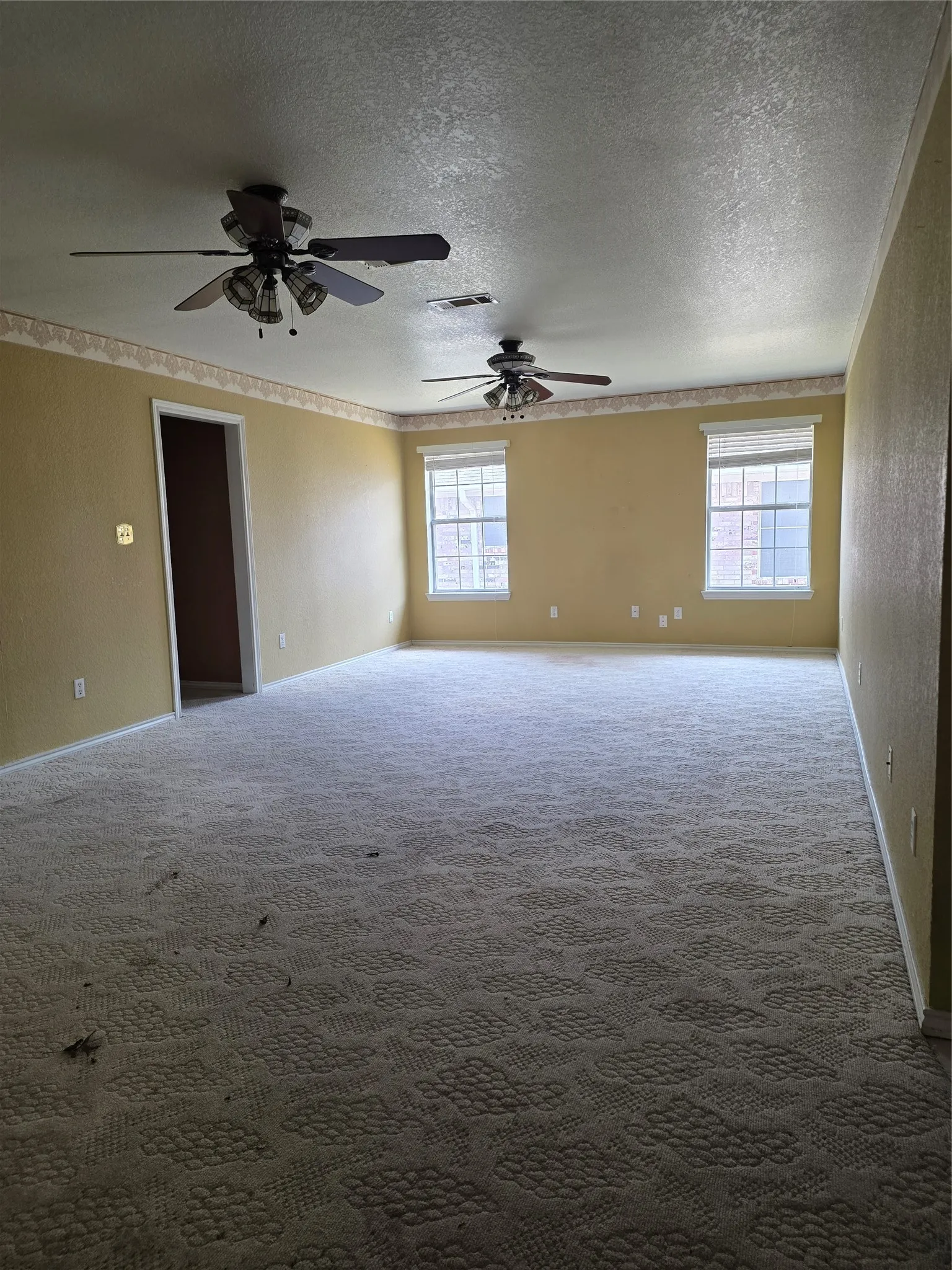 Single Family Residence For Sale in Fannin County , 502 E College Street, Leonard, Texas 75452, 3 Bedroom, 2 Bathroom, 1 Garage spaces, 1,824 Sqft, built in 1998, mls#21352041, Real Estate Agent in Leonard, Homes For Sale in Fannin county, Homes For Sale in Leonard, Realtor in Leonard Texas, Real Estate Brokerage Independent Realty Texas, Luminita Cordes Realtor