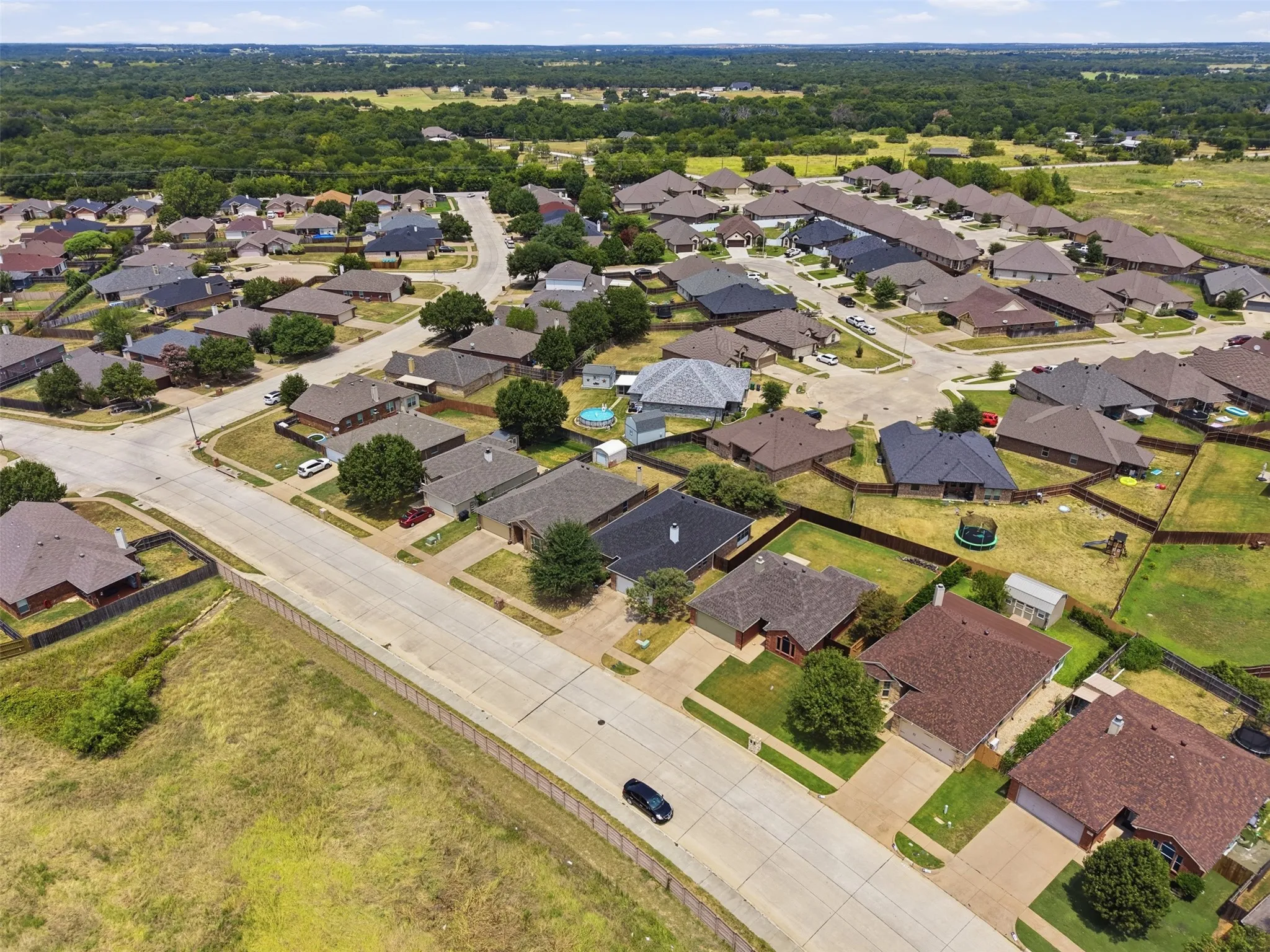 Single Family Residence For Sale in Hood County , 213 Sardius Boulevard, Granbury, Texas 76049, 3 Bedroom, 2 Bathroom, 2 Garage spaces, 1,610 Sqft, built in 2004, mls#21351994, Real Estate Agent in Granbury, Homes For Sale in Hood county, Homes For Sale in Granbury, Realtor in Granbury Texas, Real Estate Brokerage Independent Realty Texas, Luminita Cordes Realtor