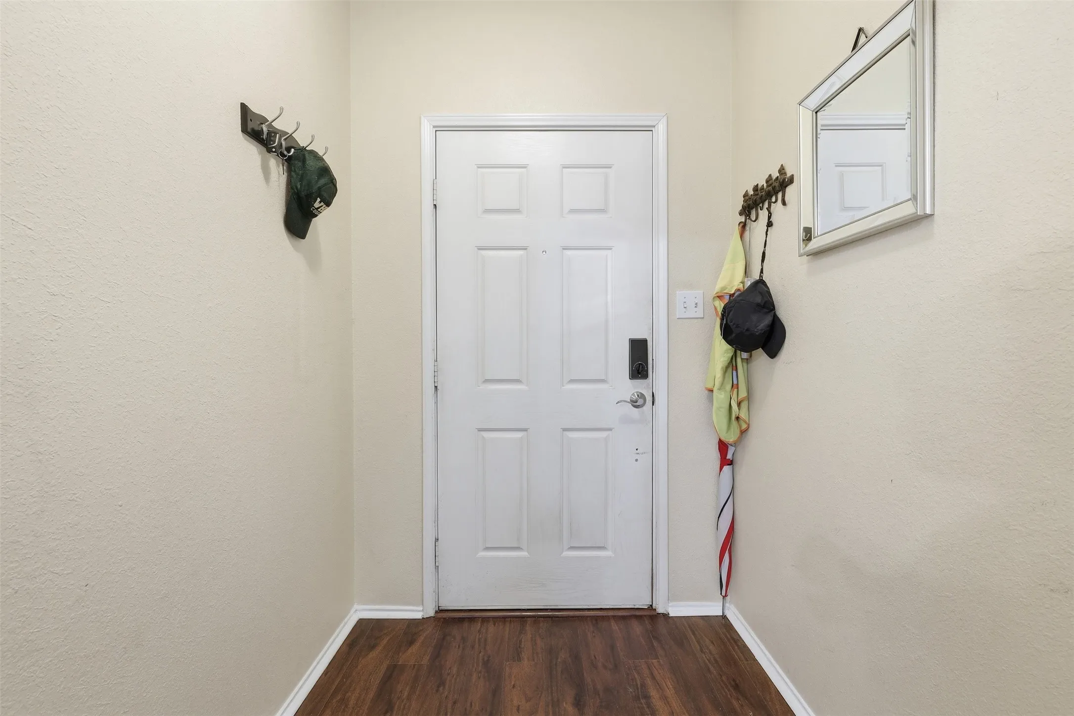 Single Family Residence For Sale in Hood County , 213 Sardius Boulevard, Granbury, Texas 76049, 3 Bedroom, 2 Bathroom, 2 Garage spaces, 1,610 Sqft, built in 2004, mls#21351994, Real Estate Agent in Granbury, Homes For Sale in Hood county, Homes For Sale in Granbury, Realtor in Granbury Texas, Real Estate Brokerage Independent Realty Texas, Luminita Cordes Realtor
