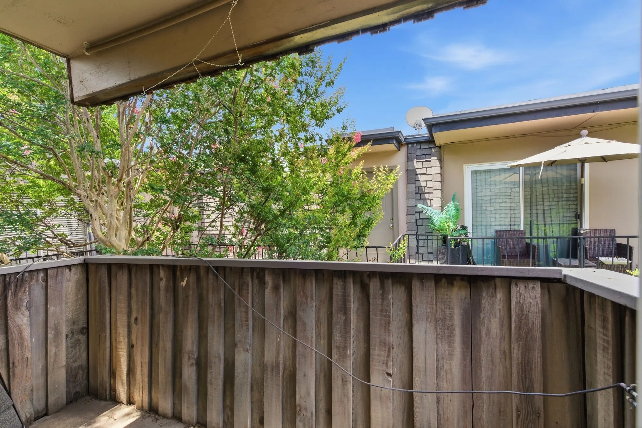 Condominium For Rent in Dallas County , 4112 Bowser Avenue 205, Dallas, Texas 75219, 2 Bedroom, 2 Bathroom, Garage spaces, 961 Sqft, built in 1968, mls#21352055, Real Estate Agent in Dallas, Homes For Rent in Dallas county, Homes For Rent in Dallas, Realtor in Dallas Texas, Real Estate Brokerage Independent Realty Texas, Luminita Cordes Realtor