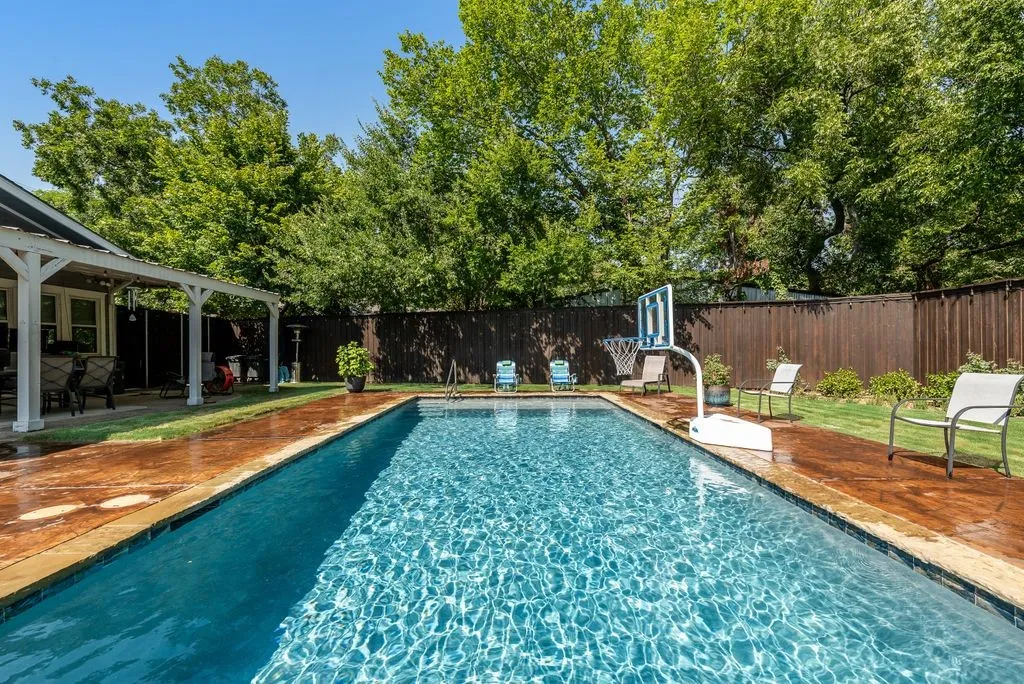 Single Family Residence For Sale in Kaufman County , 515 S Bois D Arc Street, Forney, Texas 75126, 3 Bedroom, 2 Bathroom, Garage spaces, 2,376 Sqft, built in 1900, mls#21350804, Real Estate Agent in Forney, Homes For Sale in Kaufman county, Homes For Sale in Forney, Realtor in Forney Texas, Real Estate Brokerage Independent Realty Texas, Luminita Cordes Realtor
