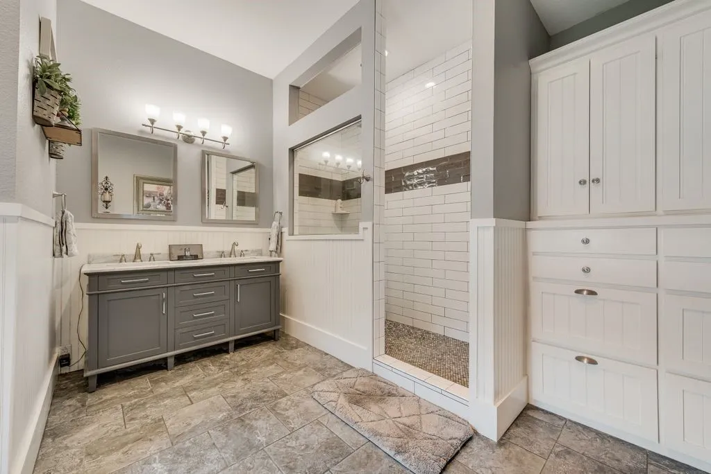 Single Family Residence For Sale in Kaufman County , 515 S Bois D Arc Street, Forney, Texas 75126, 3 Bedroom, 2 Bathroom, Garage spaces, 2,376 Sqft, built in 1900, mls#21350804, Real Estate Agent in Forney, Homes For Sale in Kaufman county, Homes For Sale in Forney, Realtor in Forney Texas, Real Estate Brokerage Independent Realty Texas, Luminita Cordes Realtor