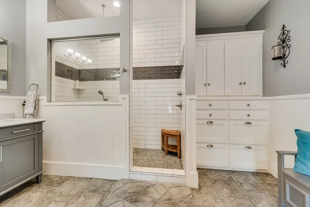 Single Family Residence For Sale in Kaufman County , 515 S Bois D Arc Street, Forney, Texas 75126, 3 Bedroom, 2 Bathroom, Garage spaces, 2,376 Sqft, built in 1900, mls#21350804, Real Estate Agent in Forney, Homes For Sale in Kaufman county, Homes For Sale in Forney, Realtor in Forney Texas, Real Estate Brokerage Independent Realty Texas, Luminita Cordes Realtor