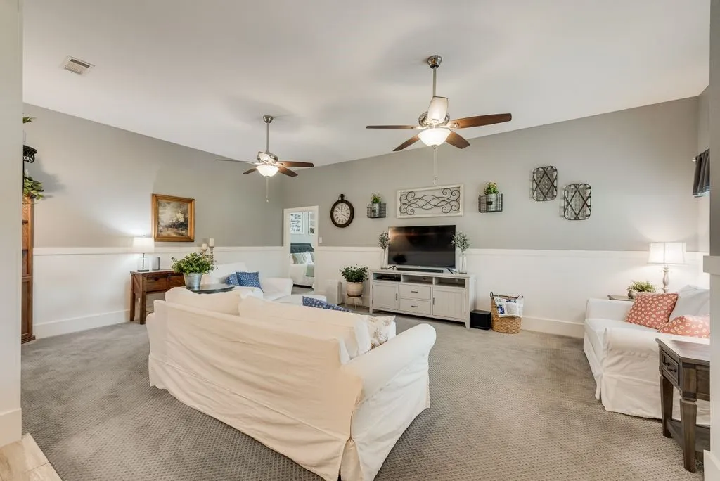 Single Family Residence For Sale in Kaufman County , 515 S Bois D Arc Street, Forney, Texas 75126, 3 Bedroom, 2 Bathroom, Garage spaces, 2,376 Sqft, built in 1900, mls#21350804, Real Estate Agent in Forney, Homes For Sale in Kaufman county, Homes For Sale in Forney, Realtor in Forney Texas, Real Estate Brokerage Independent Realty Texas, Luminita Cordes Realtor