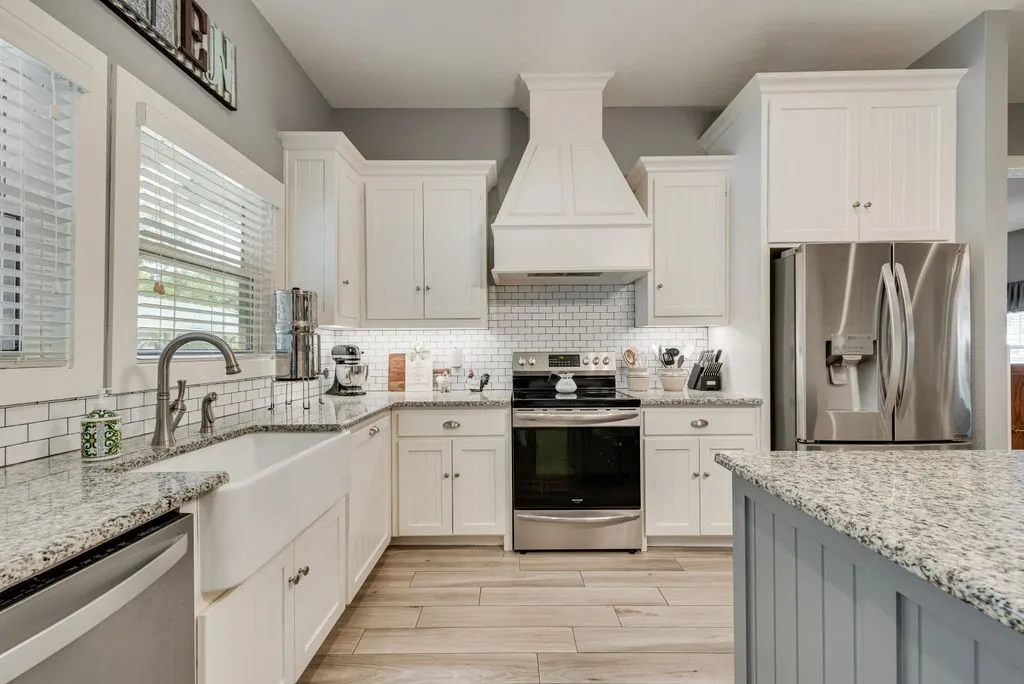 Single Family Residence For Sale in Kaufman County , 515 S Bois D Arc Street, Forney, Texas 75126, 3 Bedroom, 2 Bathroom, Garage spaces, 2,376 Sqft, built in 1900, mls#21350804, Real Estate Agent in Forney, Homes For Sale in Kaufman county, Homes For Sale in Forney, Realtor in Forney Texas, Real Estate Brokerage Independent Realty Texas, Luminita Cordes Realtor