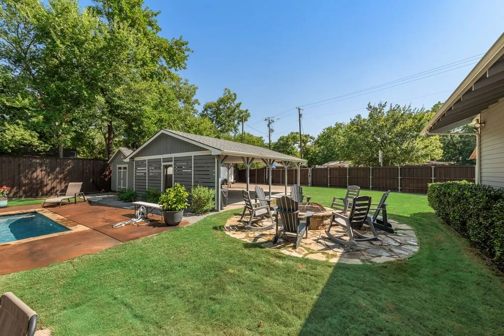 Single Family Residence For Sale in Kaufman County , 515 S Bois D Arc Street, Forney, Texas 75126, 3 Bedroom, 2 Bathroom, Garage spaces, 2,376 Sqft, built in 1900, mls#21350804, Real Estate Agent in Forney, Homes For Sale in Kaufman county, Homes For Sale in Forney, Realtor in Forney Texas, Real Estate Brokerage Independent Realty Texas, Luminita Cordes Realtor