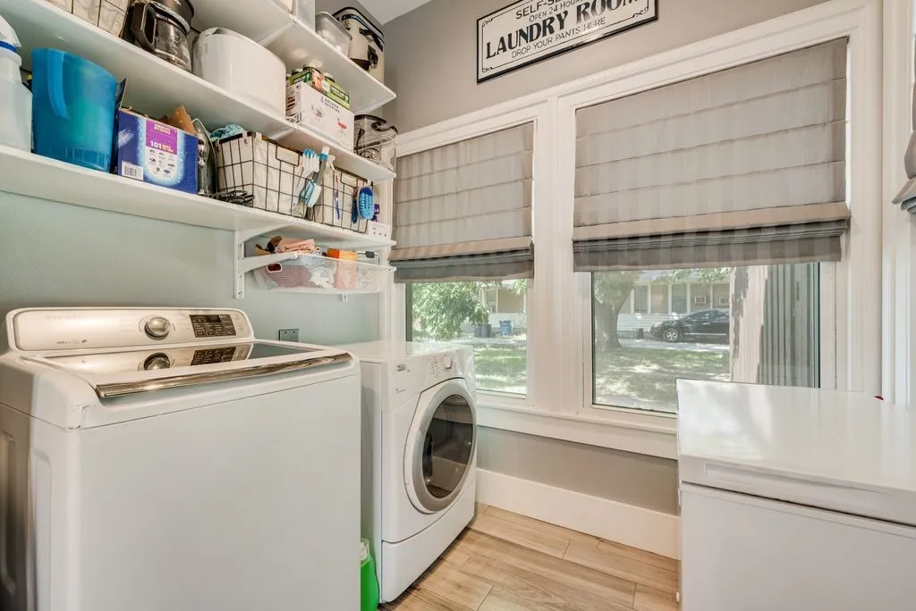 Single Family Residence For Sale in Kaufman County , 515 S Bois D Arc Street, Forney, Texas 75126, 3 Bedroom, 2 Bathroom, Garage spaces, 2,376 Sqft, built in 1900, mls#21350804, Real Estate Agent in Forney, Homes For Sale in Kaufman county, Homes For Sale in Forney, Realtor in Forney Texas, Real Estate Brokerage Independent Realty Texas, Luminita Cordes Realtor