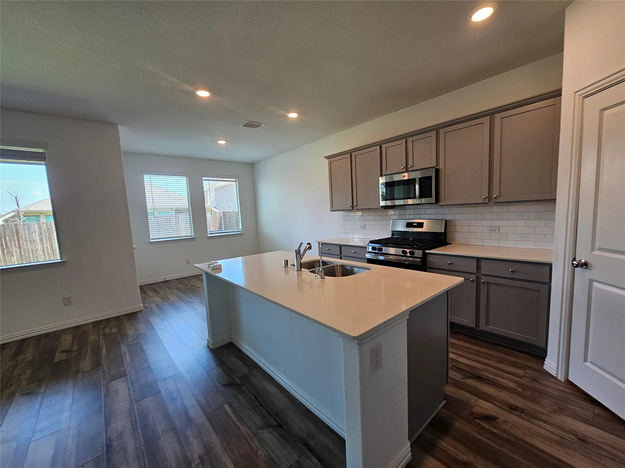 Single Family Residence For Rent in Collin County , 1216 Smoketree Lane, Princeton, Texas 75407, 4 Bedroom, 2 Bathroom, 2 Garage spaces, 1,835 Sqft, built in 2022, mls#21345150, Real Estate Agent in Princeton, Homes For Rent in Collin county, Homes For Rent in Princeton, Realtor in Princeton Texas, Real Estate Brokerage Independent Realty Texas, Luminita Cordes Realtor