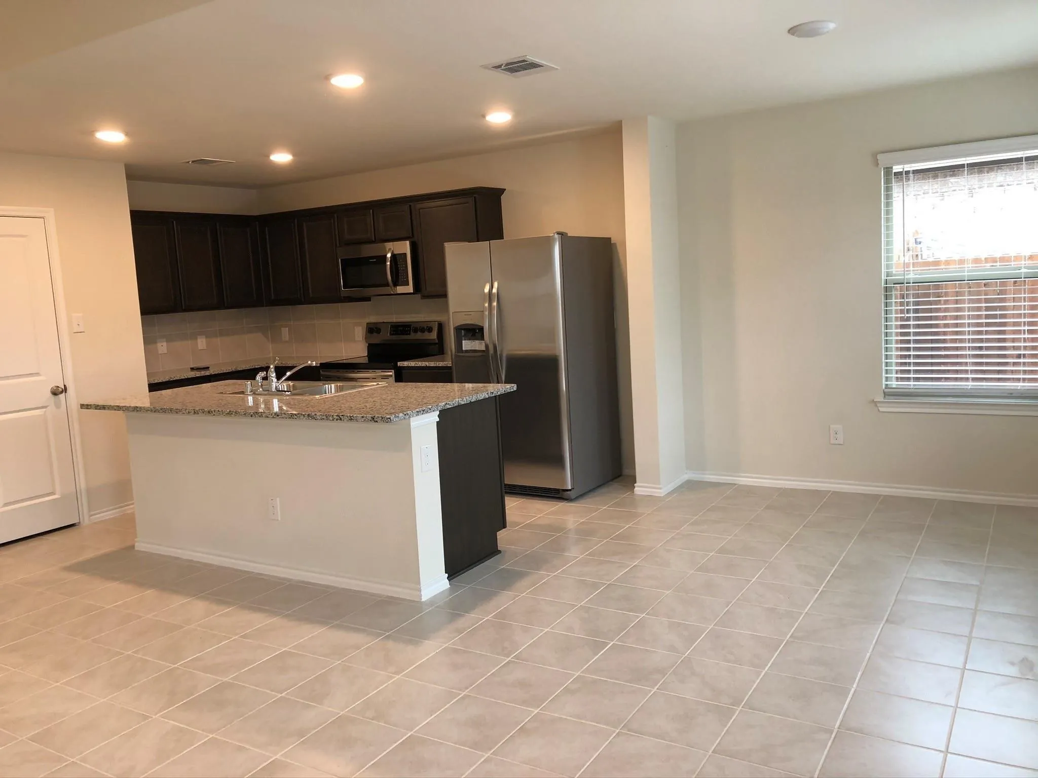 Single Family Residence For Rent in Collin County , 604 Rustic Meadows Trail, Princeton, Texas 75407, 3 Bedroom, 2 Bathroom, 2 Garage spaces, 1,656 Sqft, built in 2018, mls#21352065, Real Estate Agent in Princeton, Homes For Rent in Collin county, Homes For Rent in Princeton, Realtor in Princeton Texas, Real Estate Brokerage Independent Realty Texas, Luminita Cordes Realtor