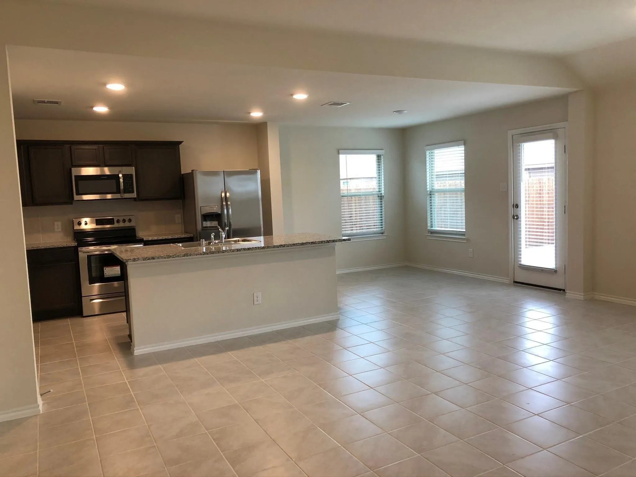 Single Family Residence For Rent in Collin County , 604 Rustic Meadows Trail, Princeton, Texas 75407, 3 Bedroom, 2 Bathroom, 2 Garage spaces, 1,656 Sqft, built in 2018, mls#21352065, Real Estate Agent in Princeton, Homes For Rent in Collin county, Homes For Rent in Princeton, Realtor in Princeton Texas, Real Estate Brokerage Independent Realty Texas, Luminita Cordes Realtor