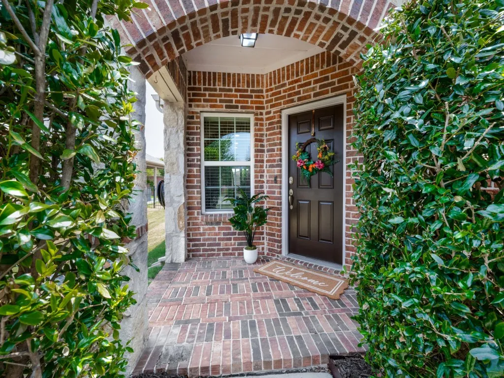 Single Family Residence For Sale in Denton County , 7928 Cool River Drive, Frisco, Texas 75036, 2 Bedroom, 2 Bathroom, 2 Garage spaces, 1,548 Sqft, built in 2016, mls#21346857, Real Estate Agent in Frisco, Homes For Sale in Denton county, Homes For Sale in Frisco, Realtor in Frisco Texas, Real Estate Brokerage Independent Realty Texas, Luminita Cordes Realtor