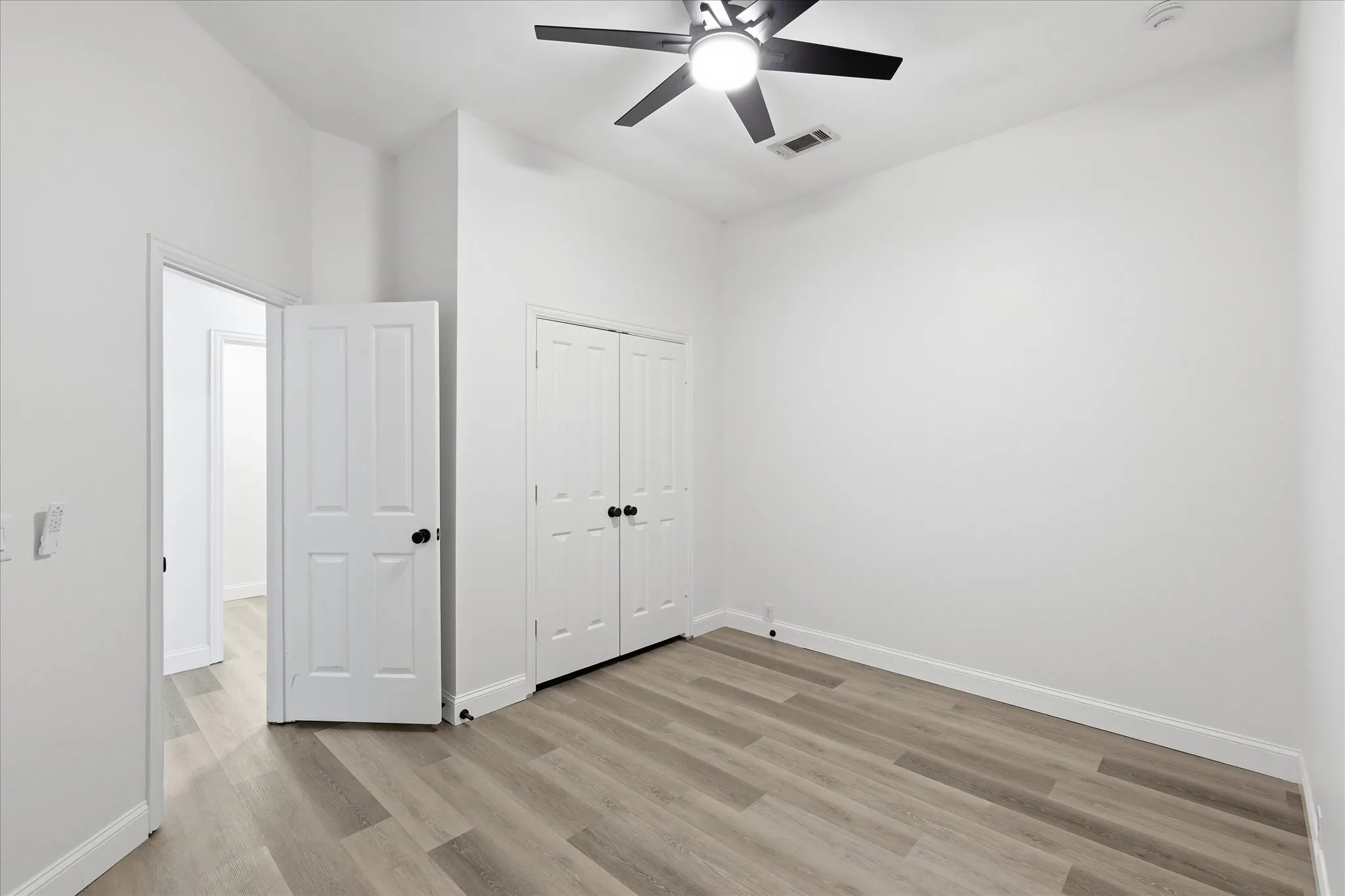 Single Family Residence For Sale in Denton County , 5608 Millers Creek Drive, Argyle, Texas 76226, 3 Bedroom, 2 Bathroom, 2 Garage spaces, 1,971 Sqft, built in 2012, mls#21351978, Real Estate Agent in Argyle, Homes For Sale in Denton county, Homes For Sale in Argyle, Realtor in Argyle Texas, Real Estate Brokerage Independent Realty Texas, Luminita Cordes Realtor
