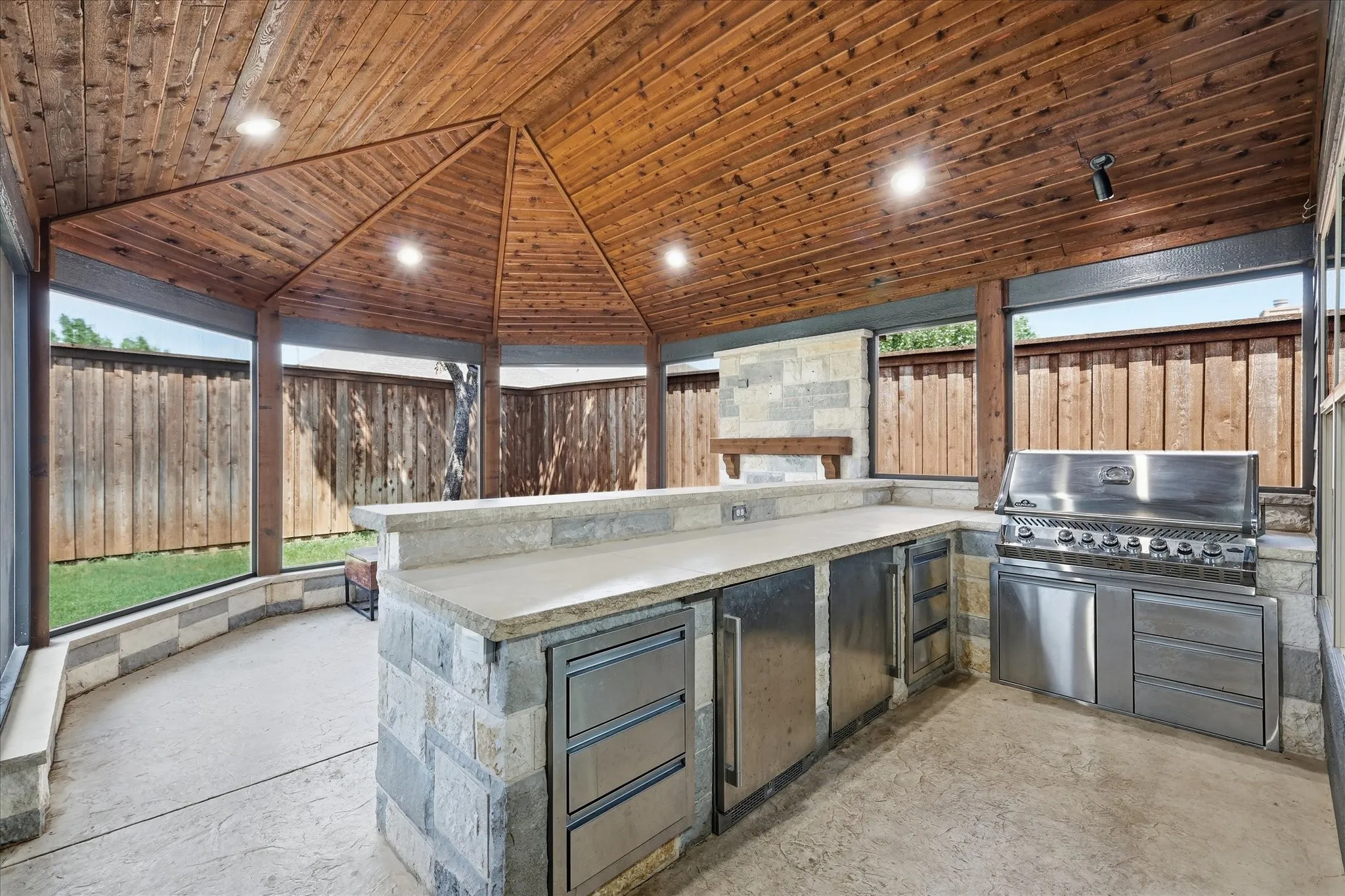 Outdoor screened in patio