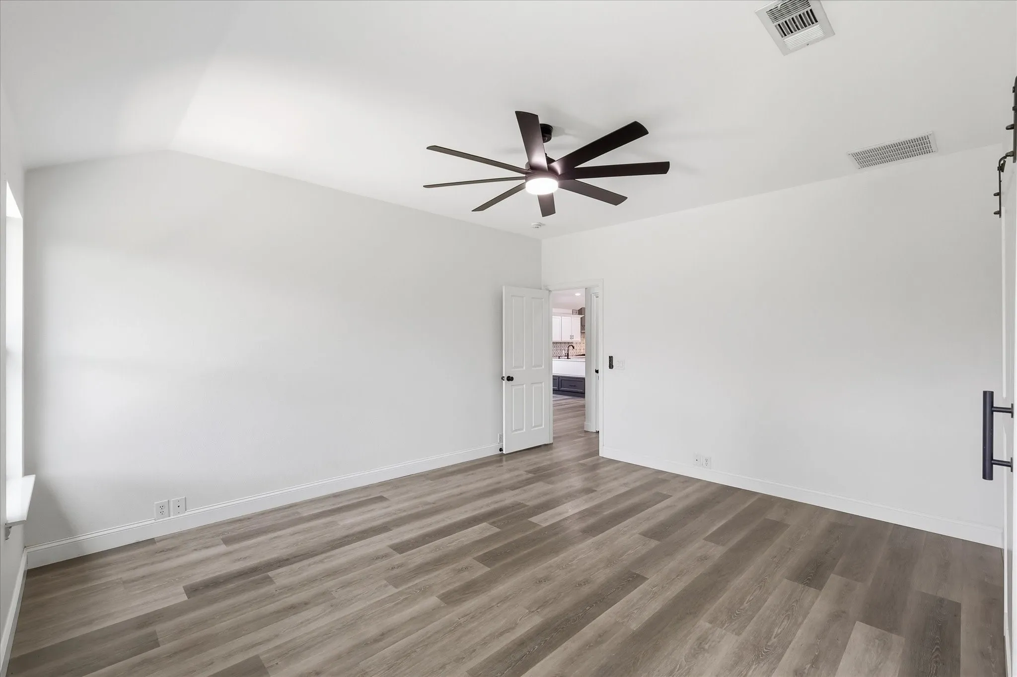 Single Family Residence For Sale in Denton County , 5608 Millers Creek Drive, Argyle, Texas 76226, 3 Bedroom, 2 Bathroom, 2 Garage spaces, 1,971 Sqft, built in 2012, mls#21351978, Real Estate Agent in Argyle, Homes For Sale in Denton county, Homes For Sale in Argyle, Realtor in Argyle Texas, Real Estate Brokerage Independent Realty Texas, Luminita Cordes Realtor
